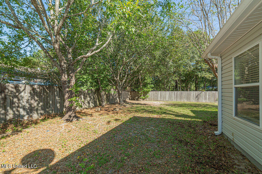 108 Oaks Boulevard Property Photo 38