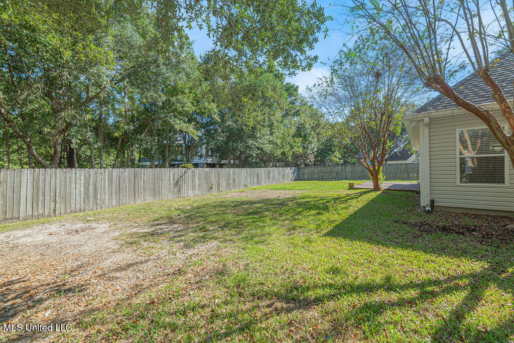 108 Oaks Boulevard Property Photo 39