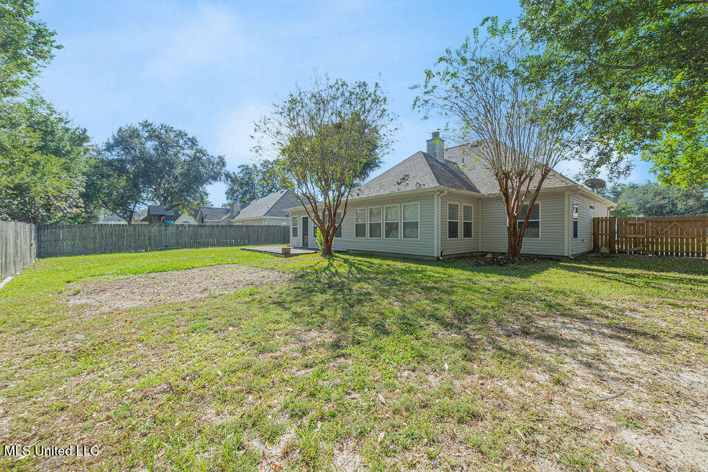 108 Oaks Boulevard Property Photo 40