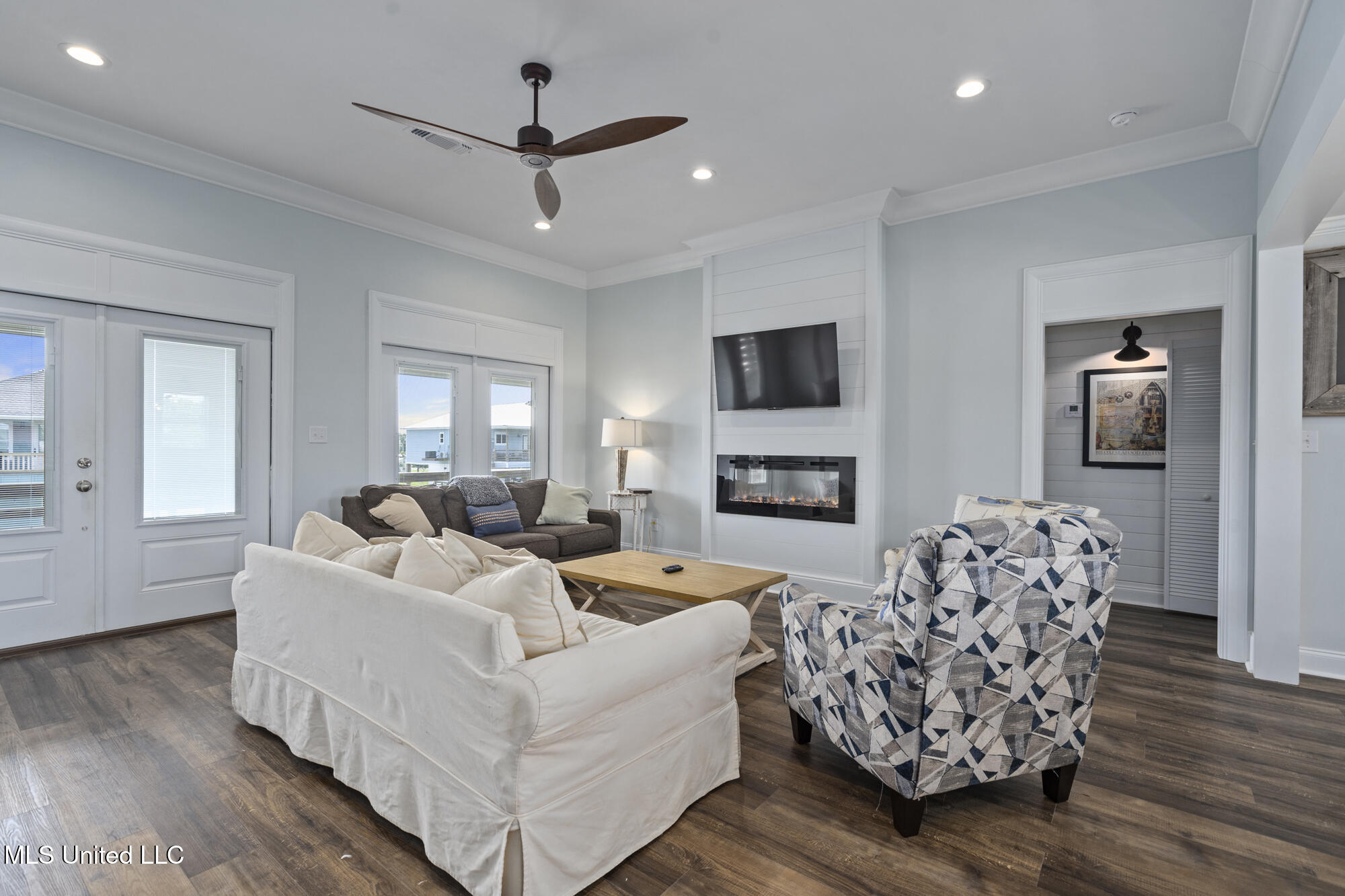 4021 Blue Jay Street Property Photo 3