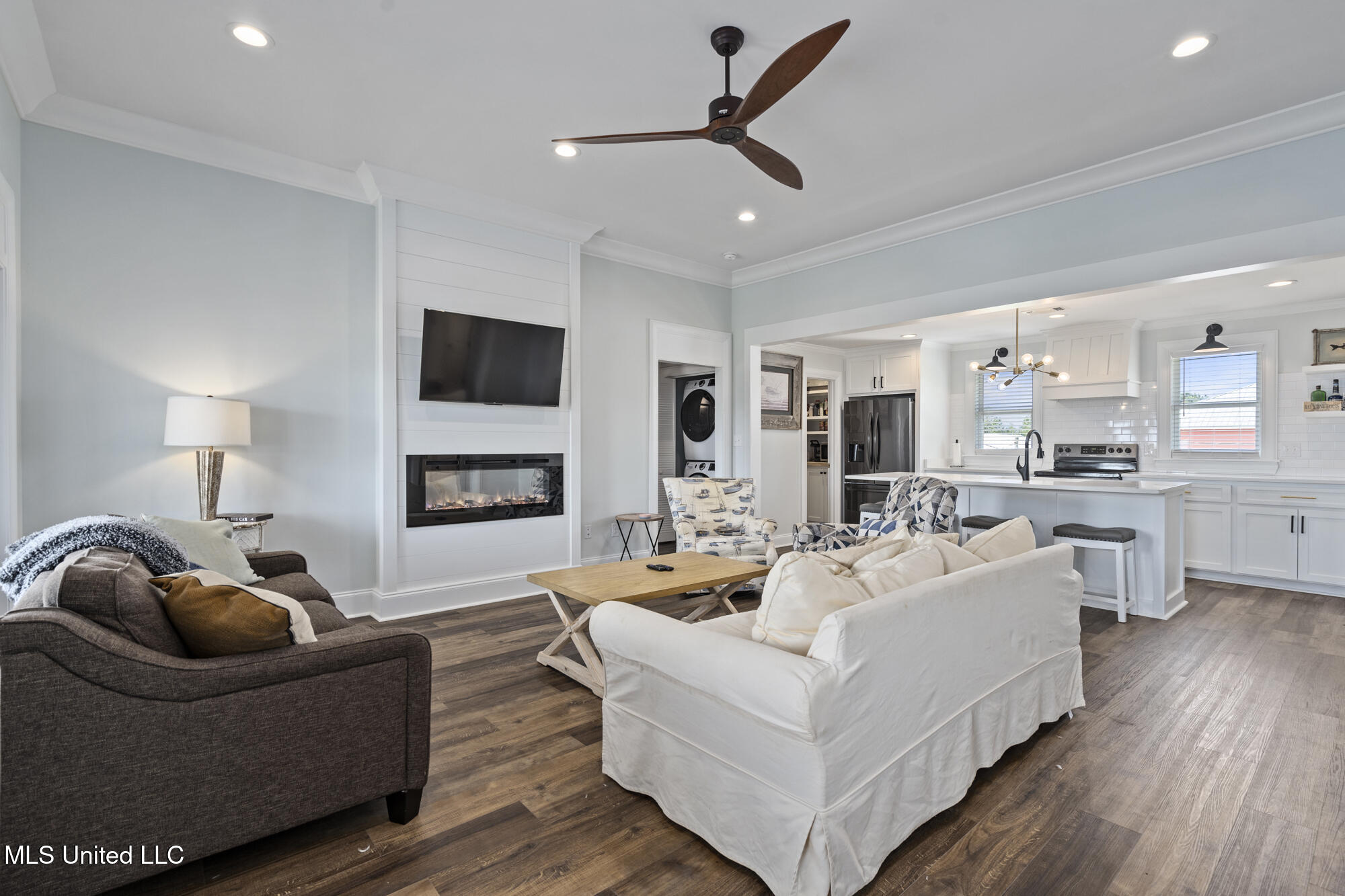 4021 Blue Jay Street Property Photo 4