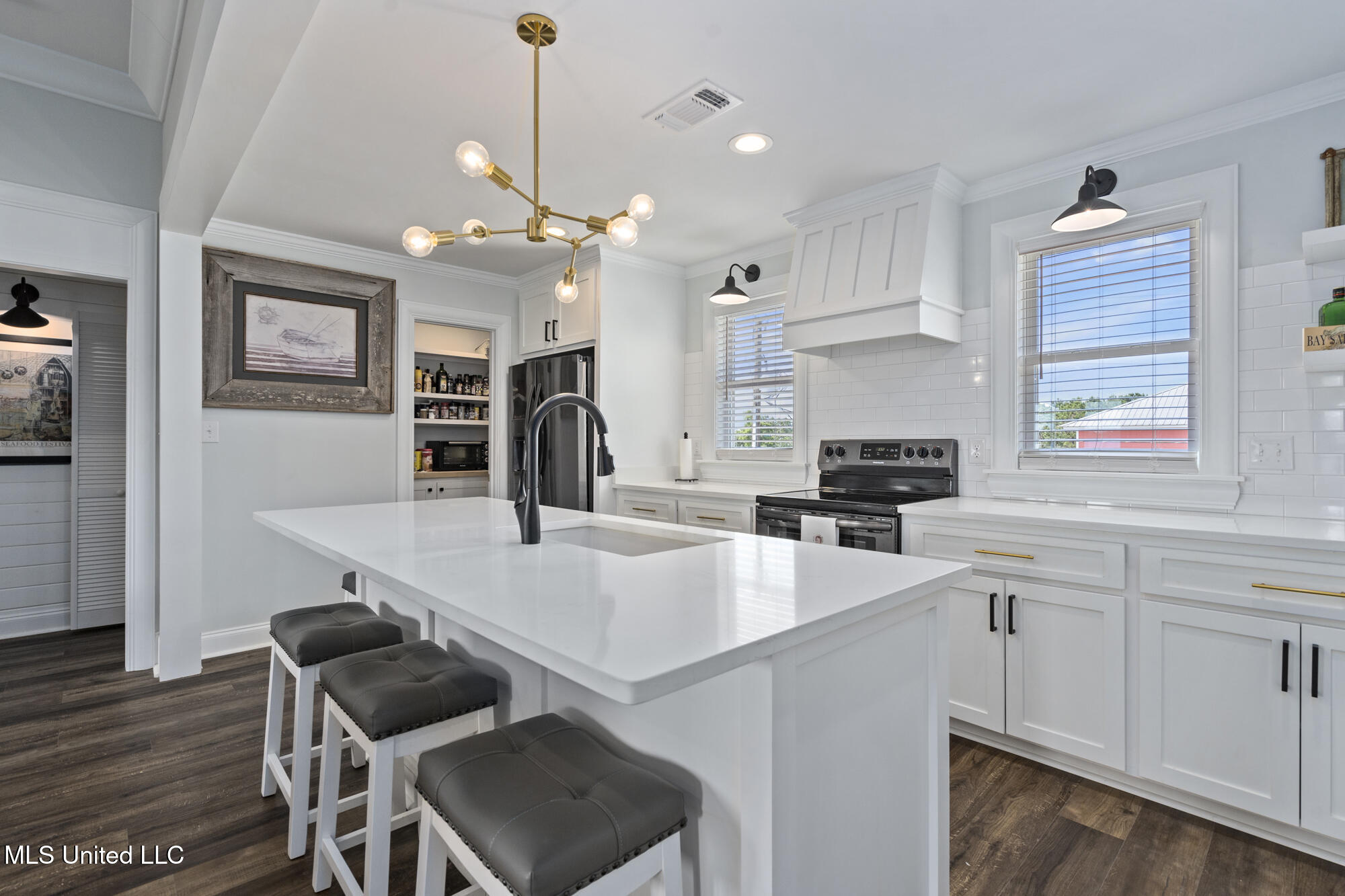 4021 Blue Jay Street Property Photo 6