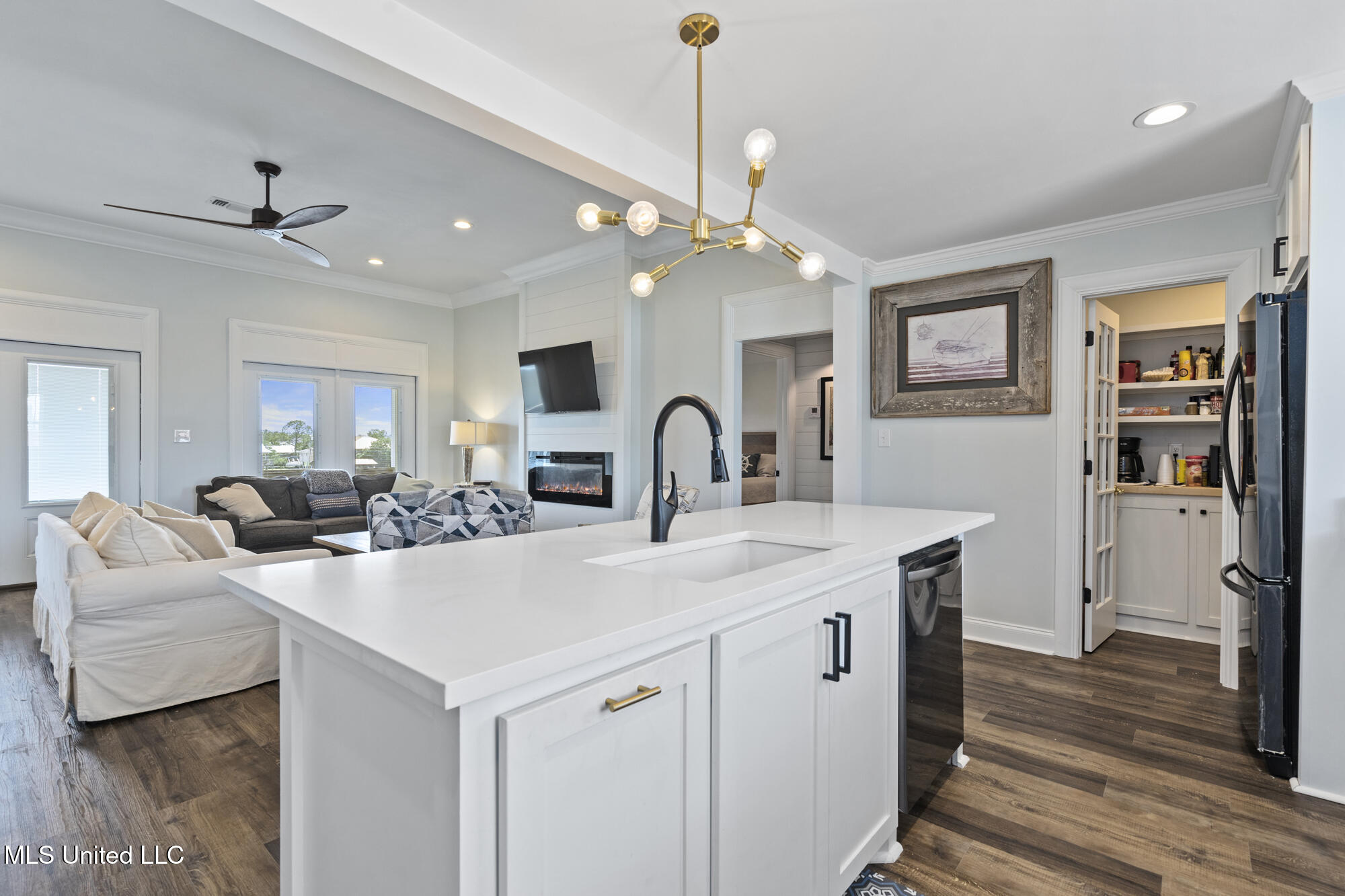 4021 Blue Jay Street Property Photo 7