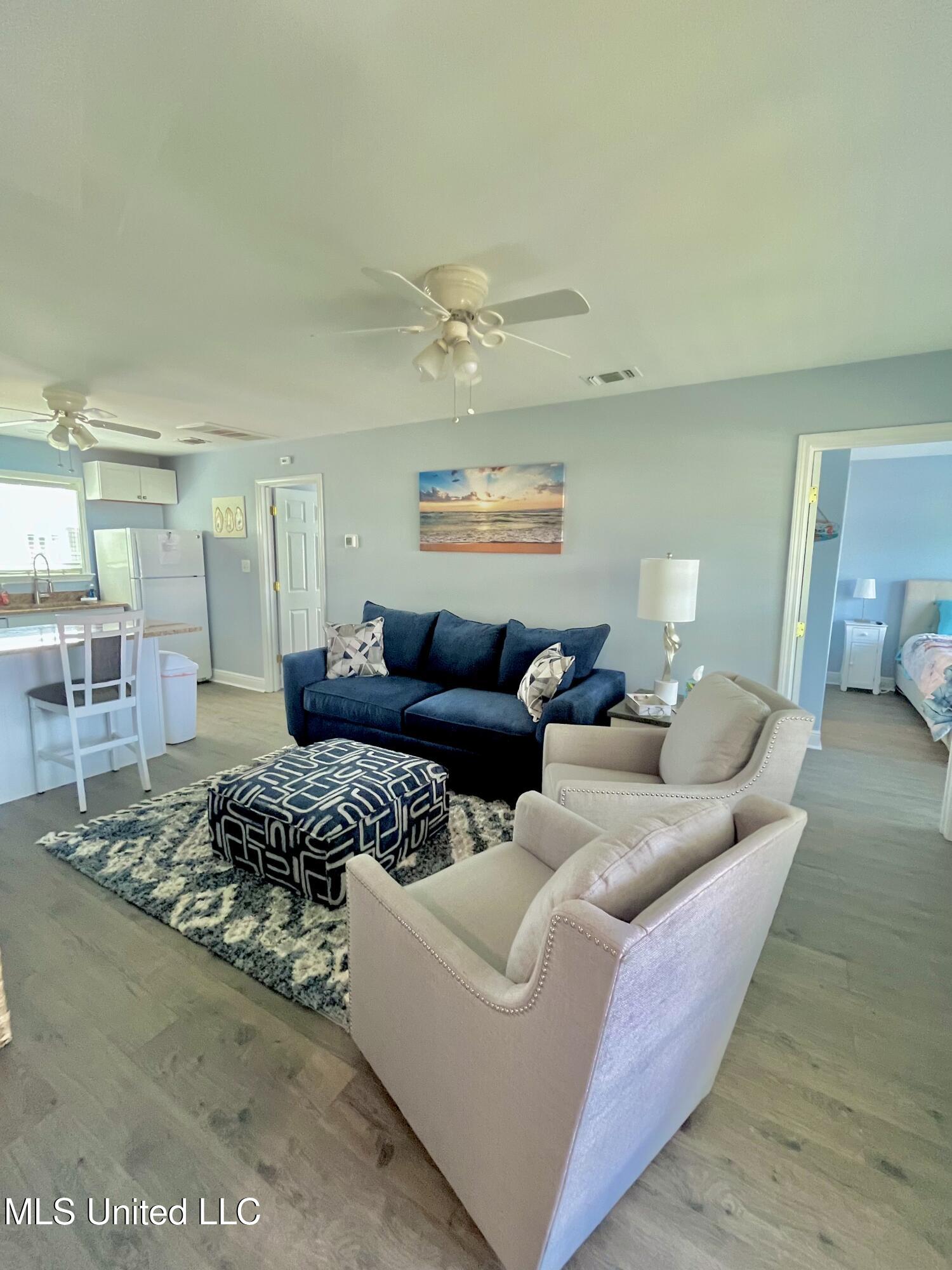 4024 Blue Jay Street Property Photo 4