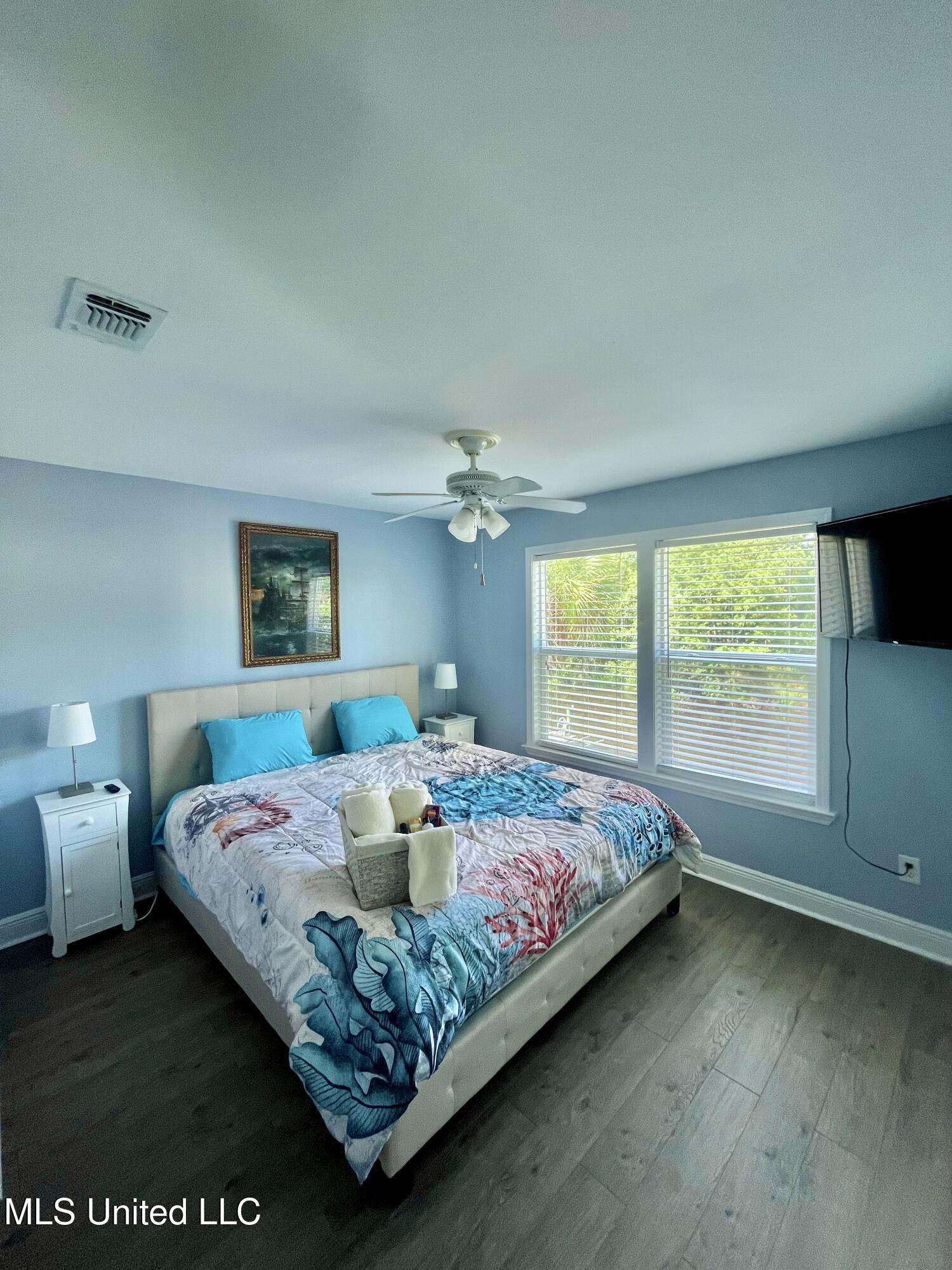 4024 Blue Jay Street Property Photo 8