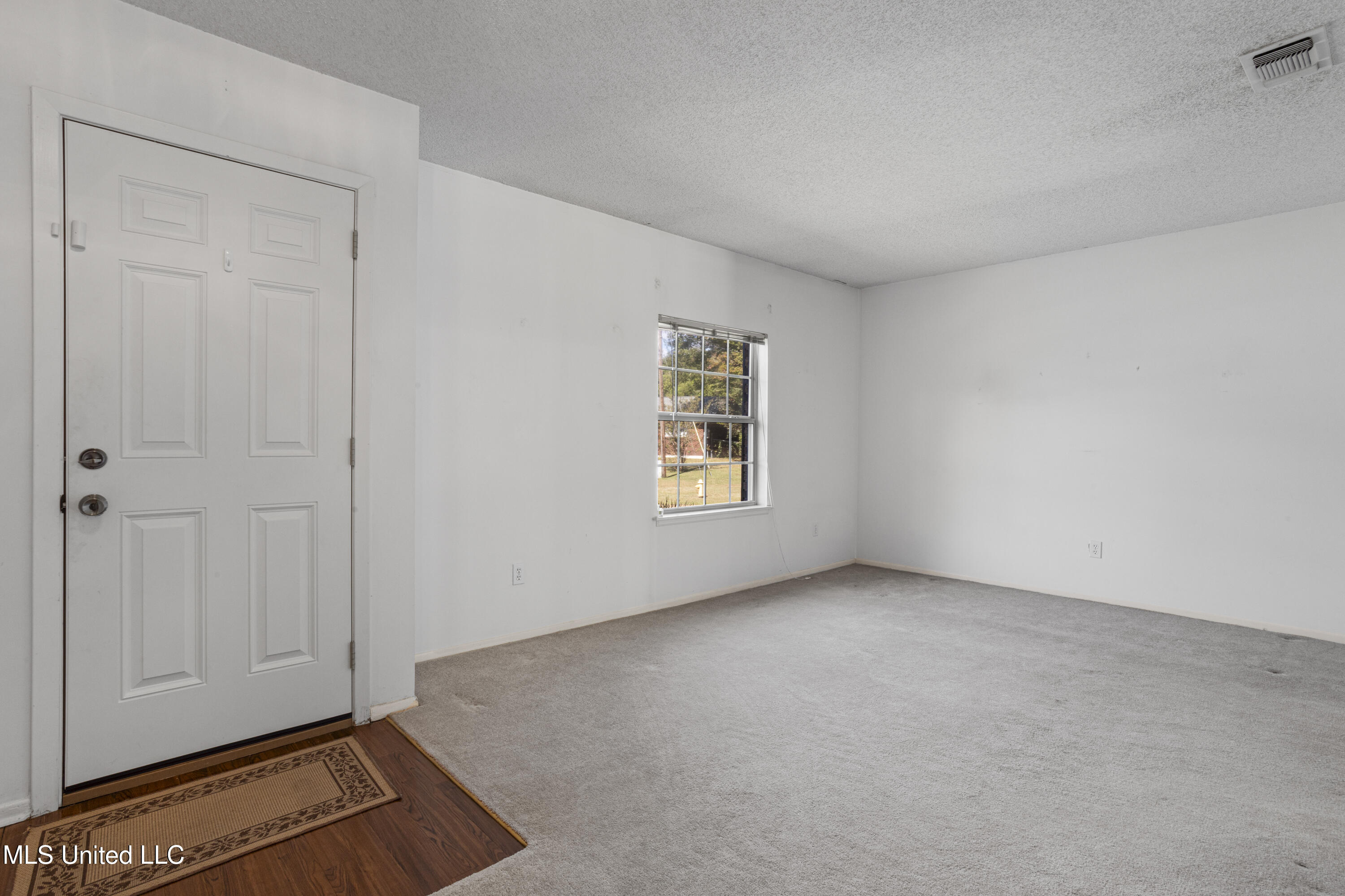 8 Lexington Place Property Photo 3