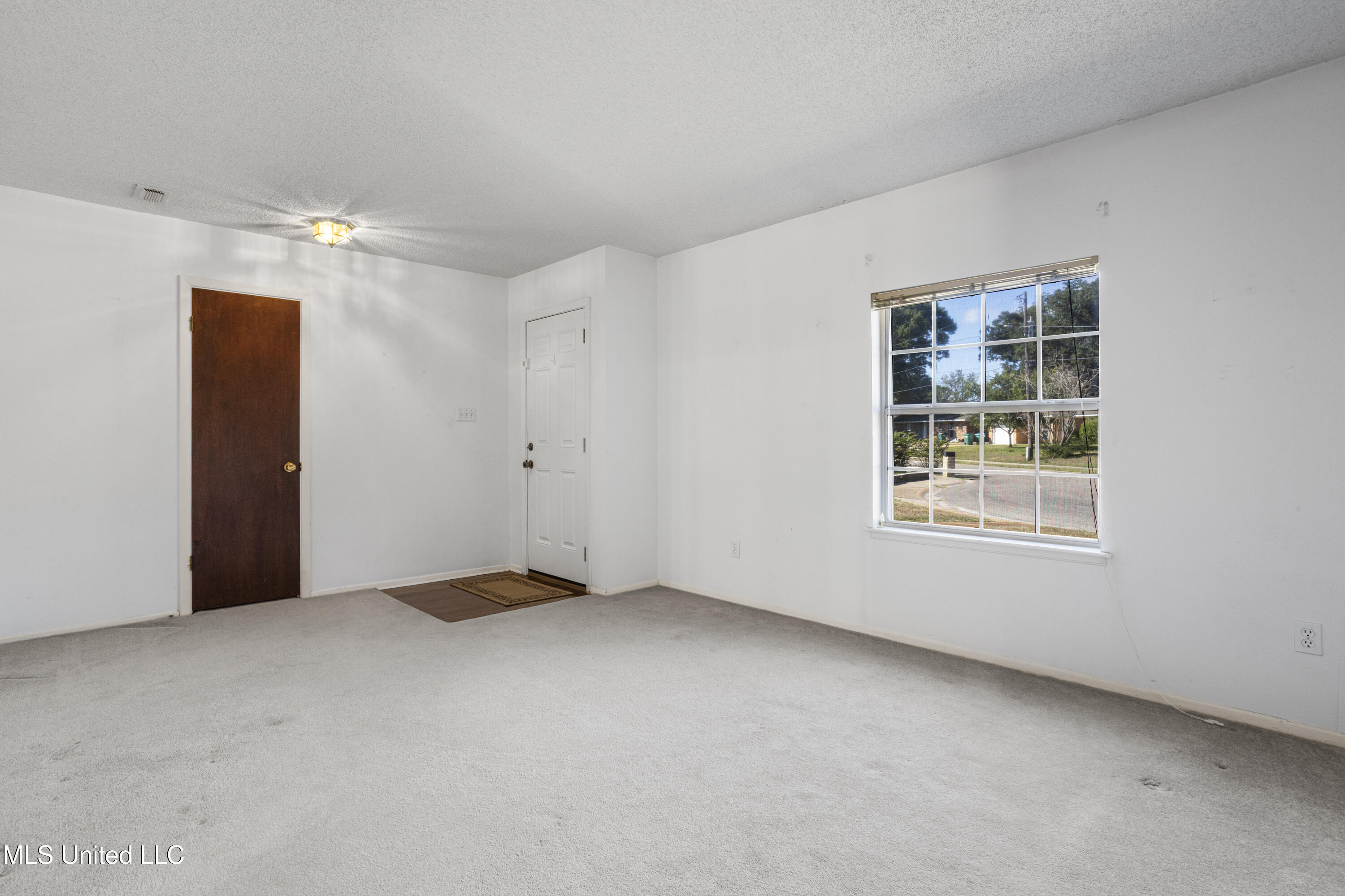 8 Lexington Place Property Photo 4