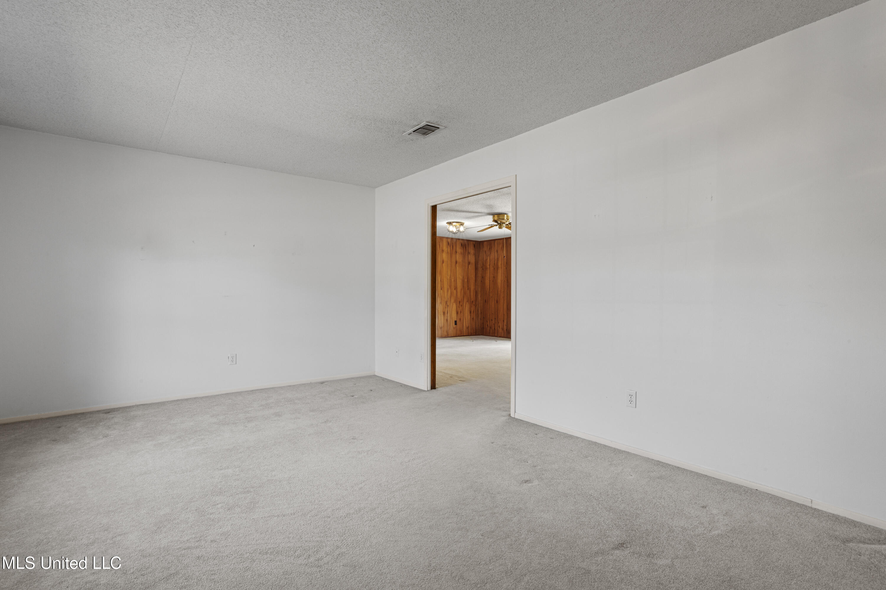 8 Lexington Place Property Photo 5