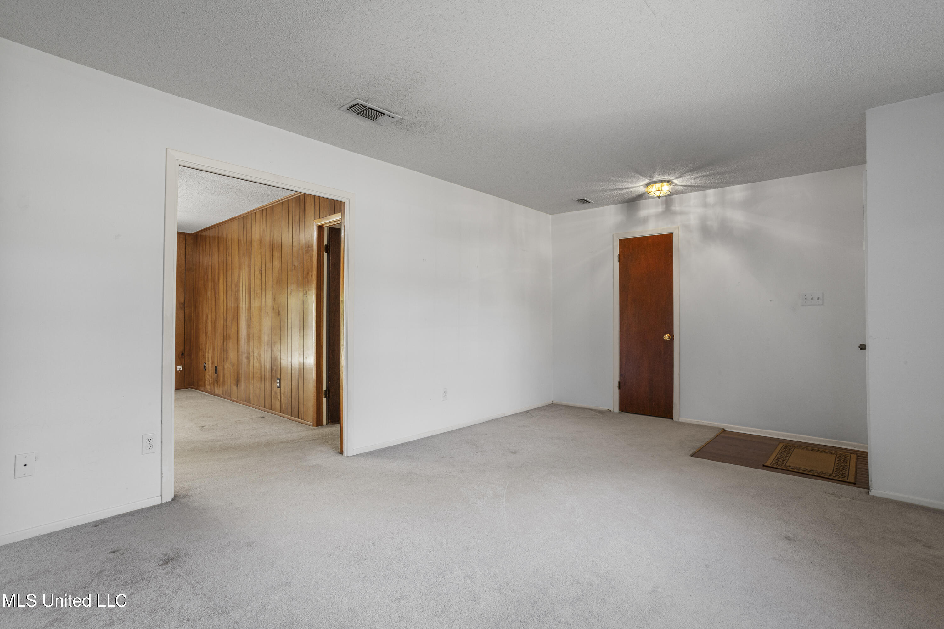 8 Lexington Place Property Photo 6