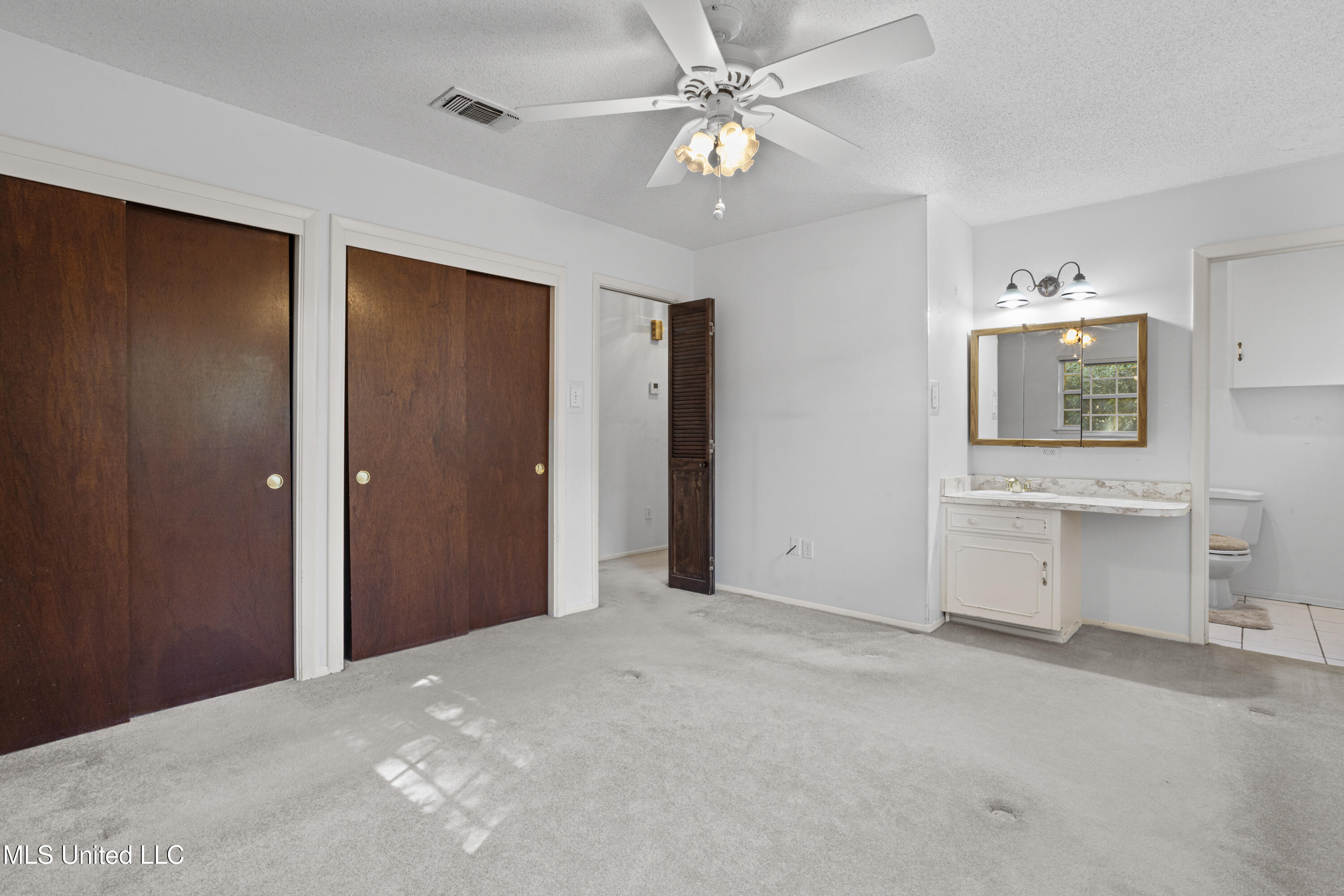 8 Lexington Place Property Photo 12