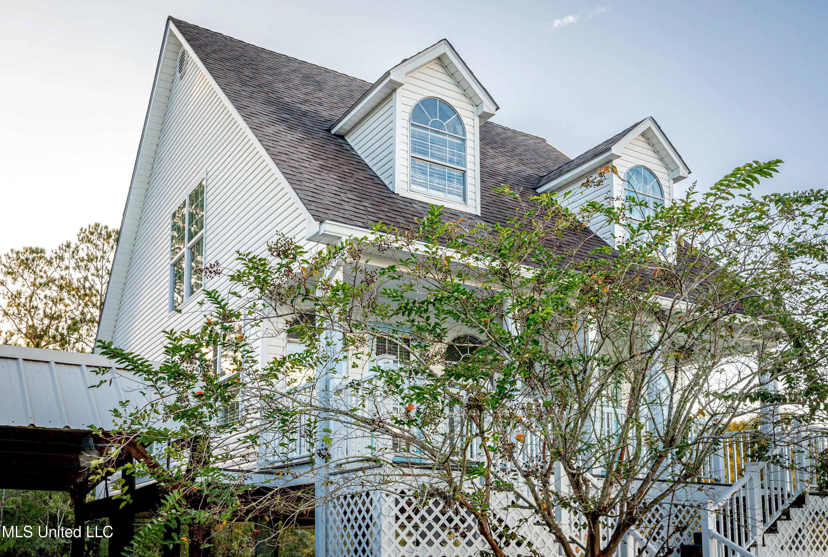 1102 Stanfield Point Road Property Photo 2