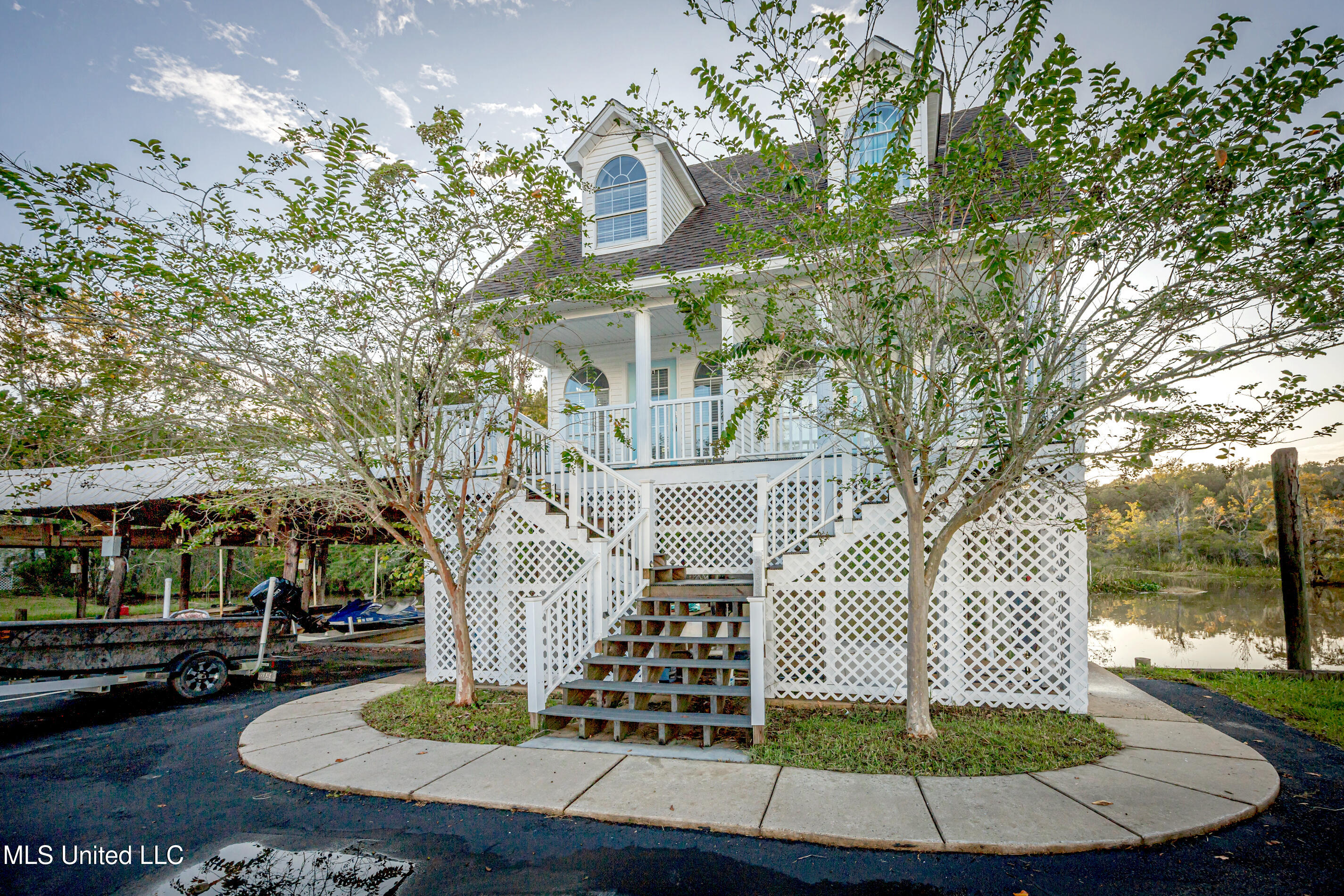 1102 Stanfield Point Road Property Photo 4