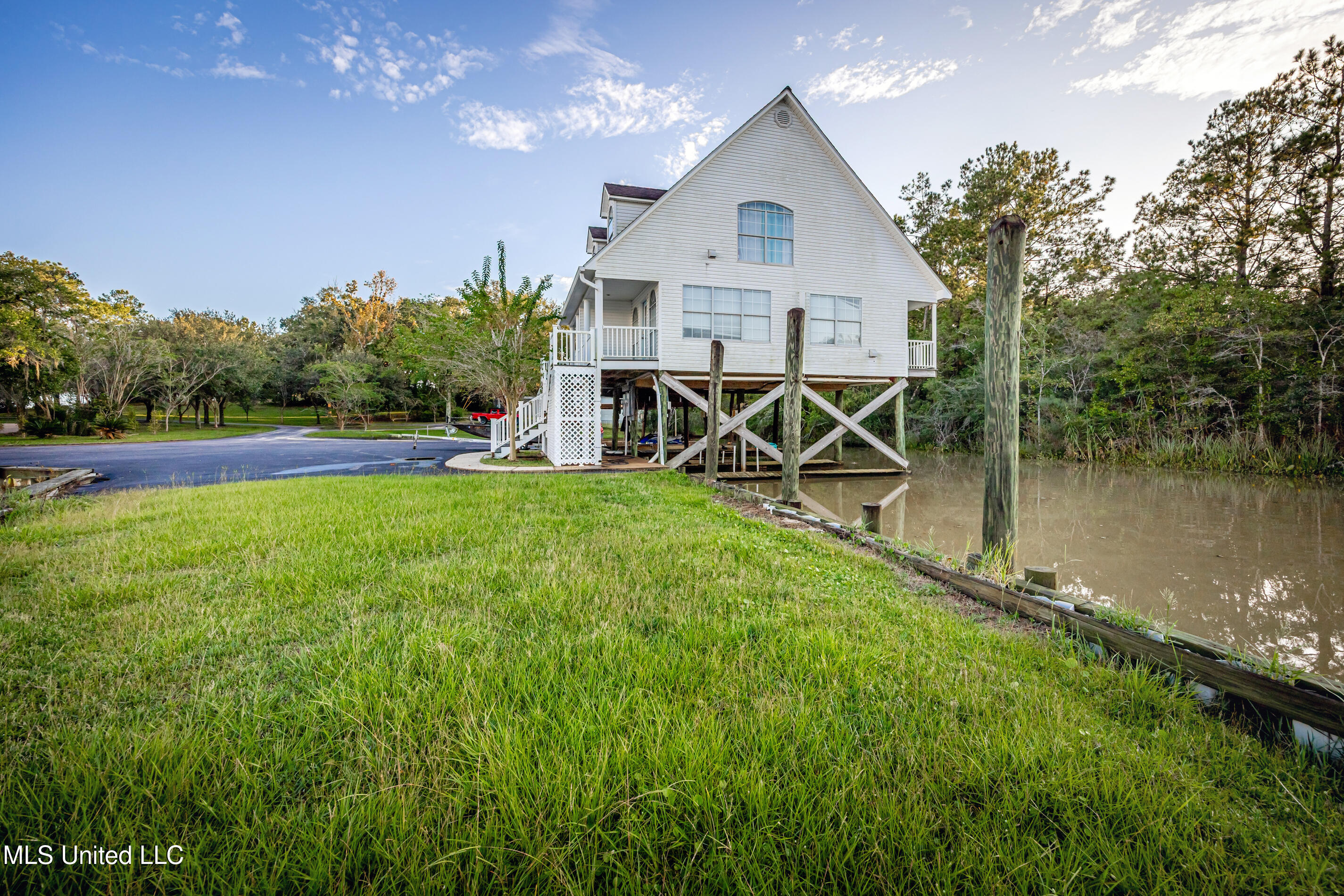1102 Stanfield Point Road Property Photo 7