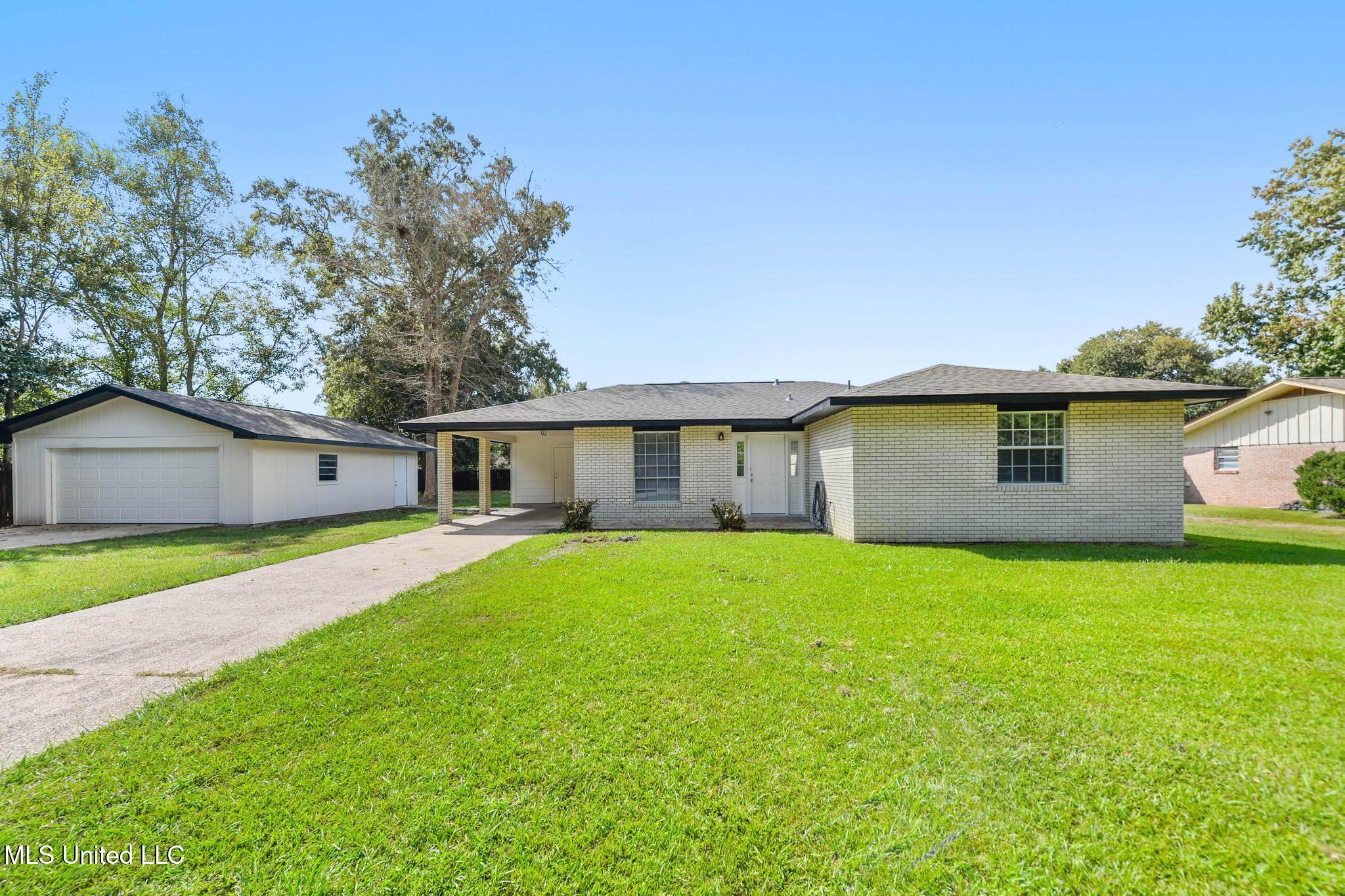 11696 Lorraine Road Property Photo 1