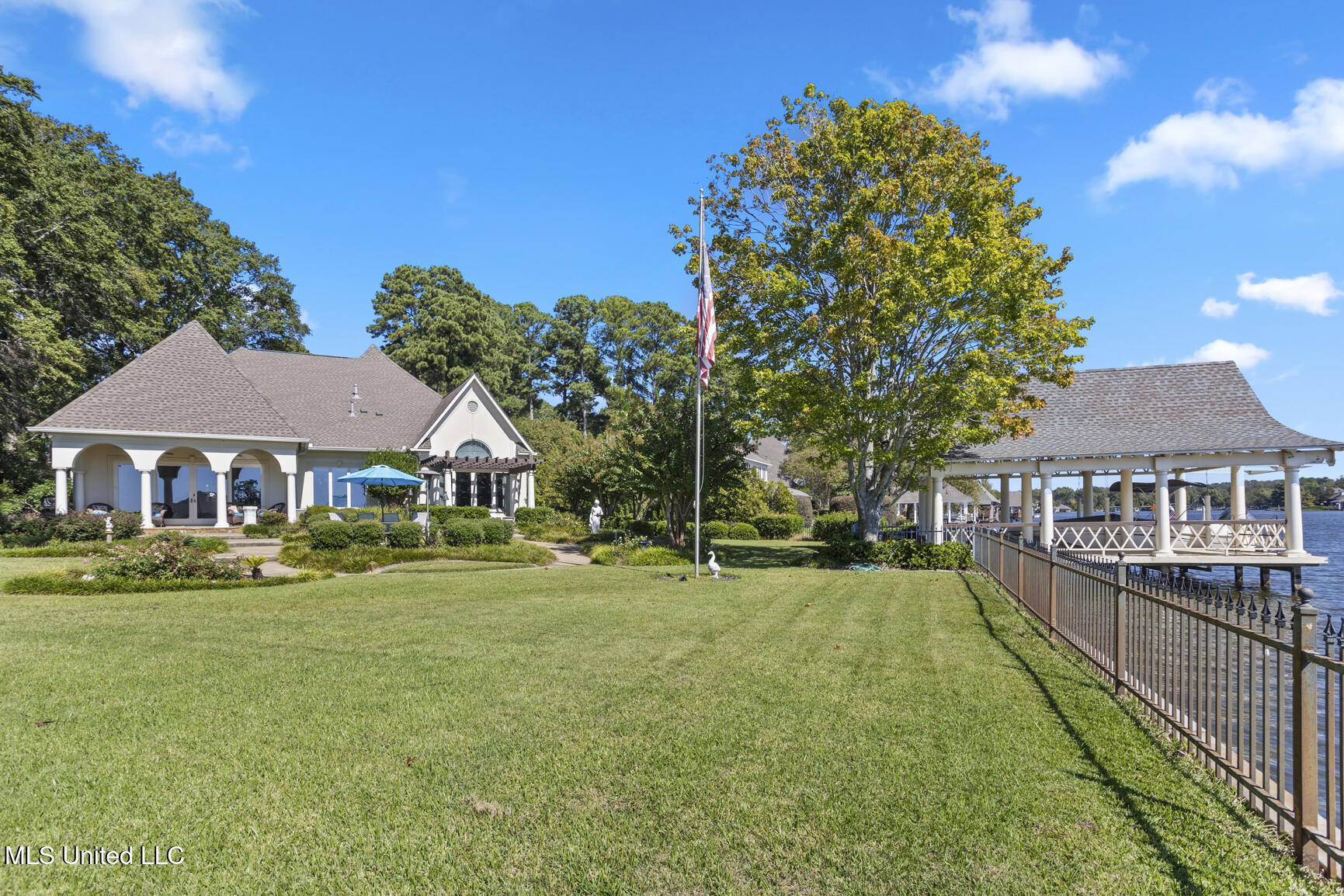 106 Colony Crown Property Photo 33
