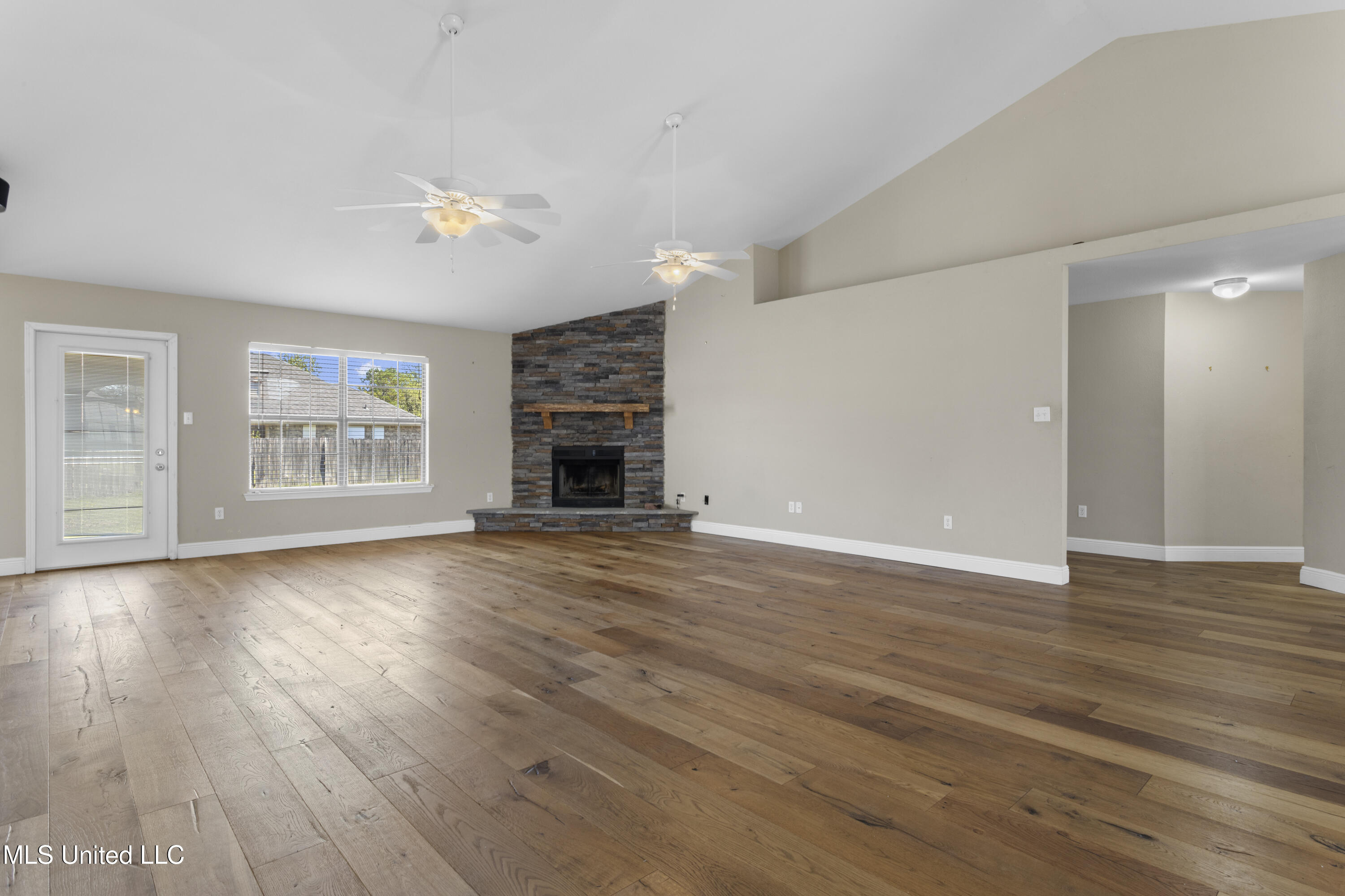 11319 Camelot Estates Drive Property Photo 12