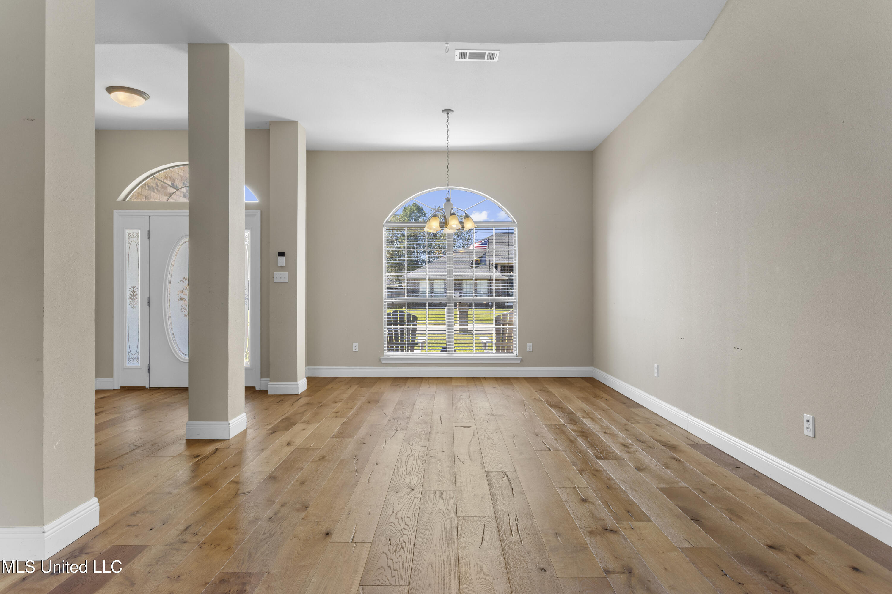 11319 Camelot Estates Drive Property Photo 14