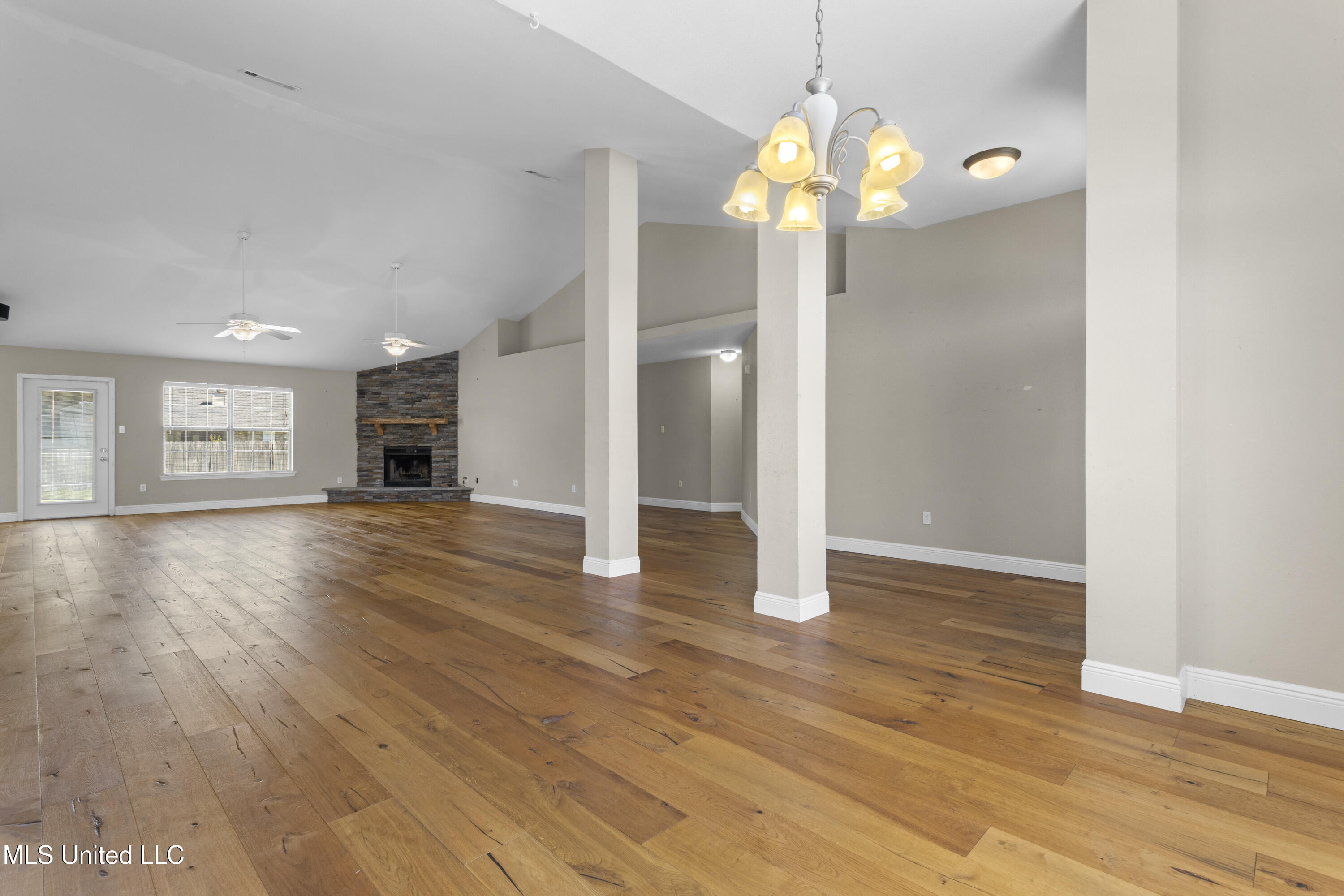 11319 Camelot Estates Drive Property Photo 15