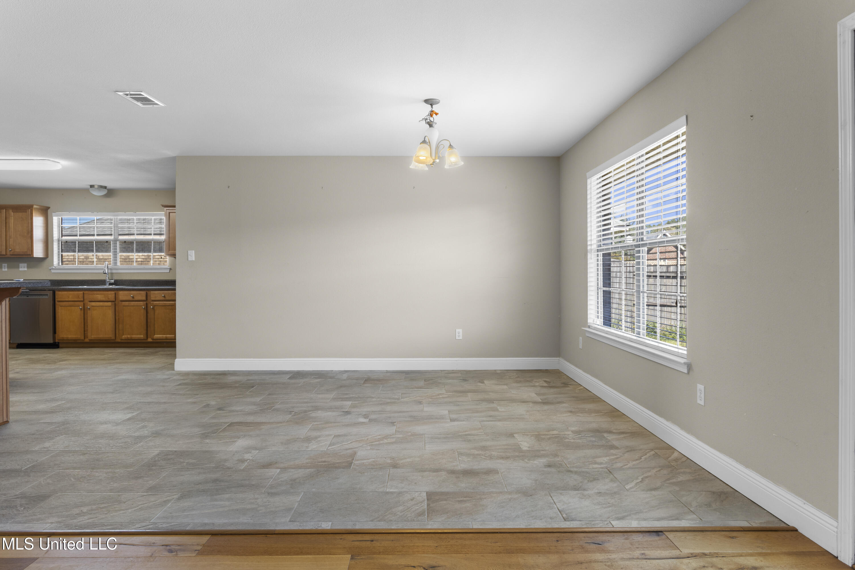 11319 Camelot Estates Drive Property Photo 19