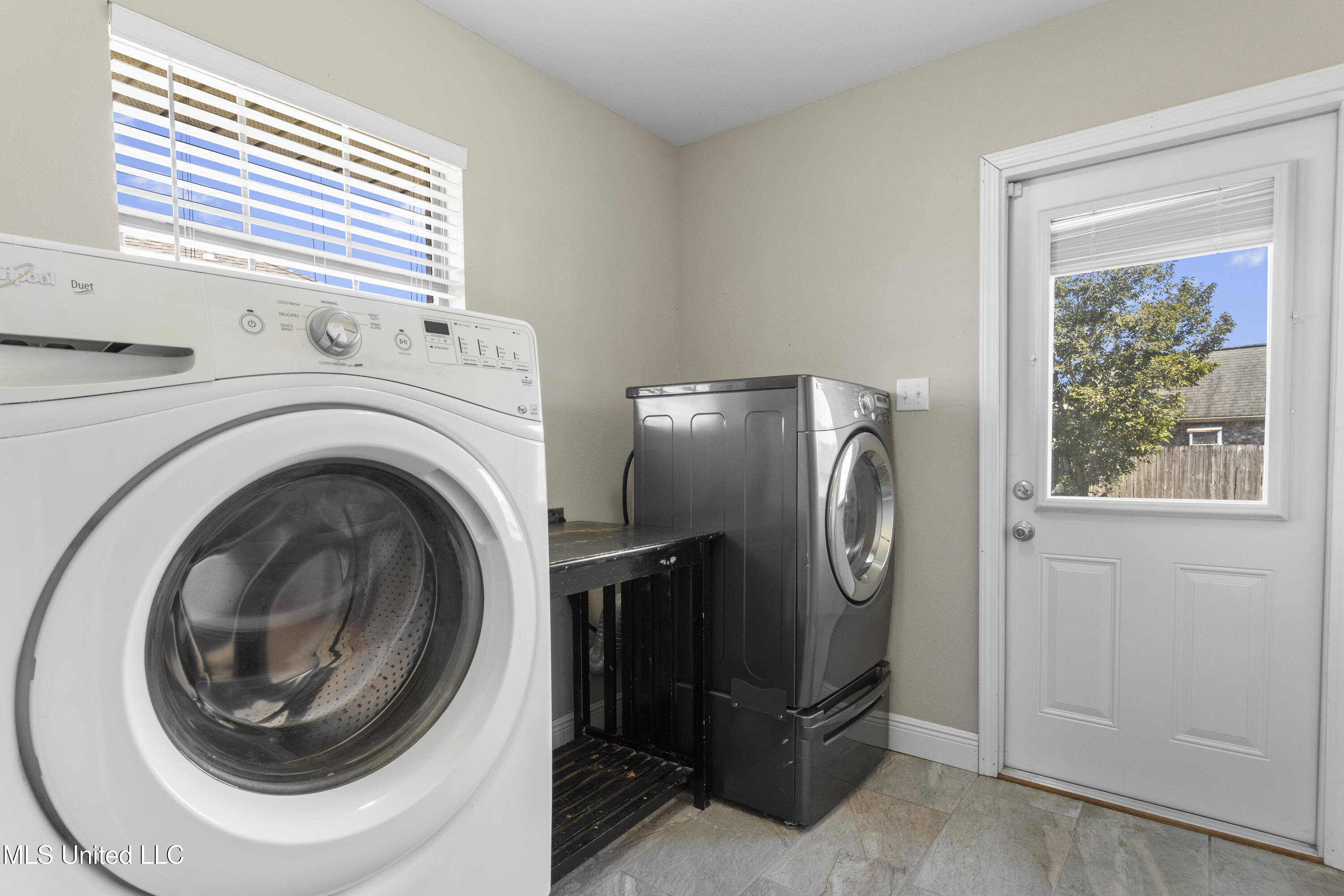 11319 Camelot Estates Drive Property Photo 31