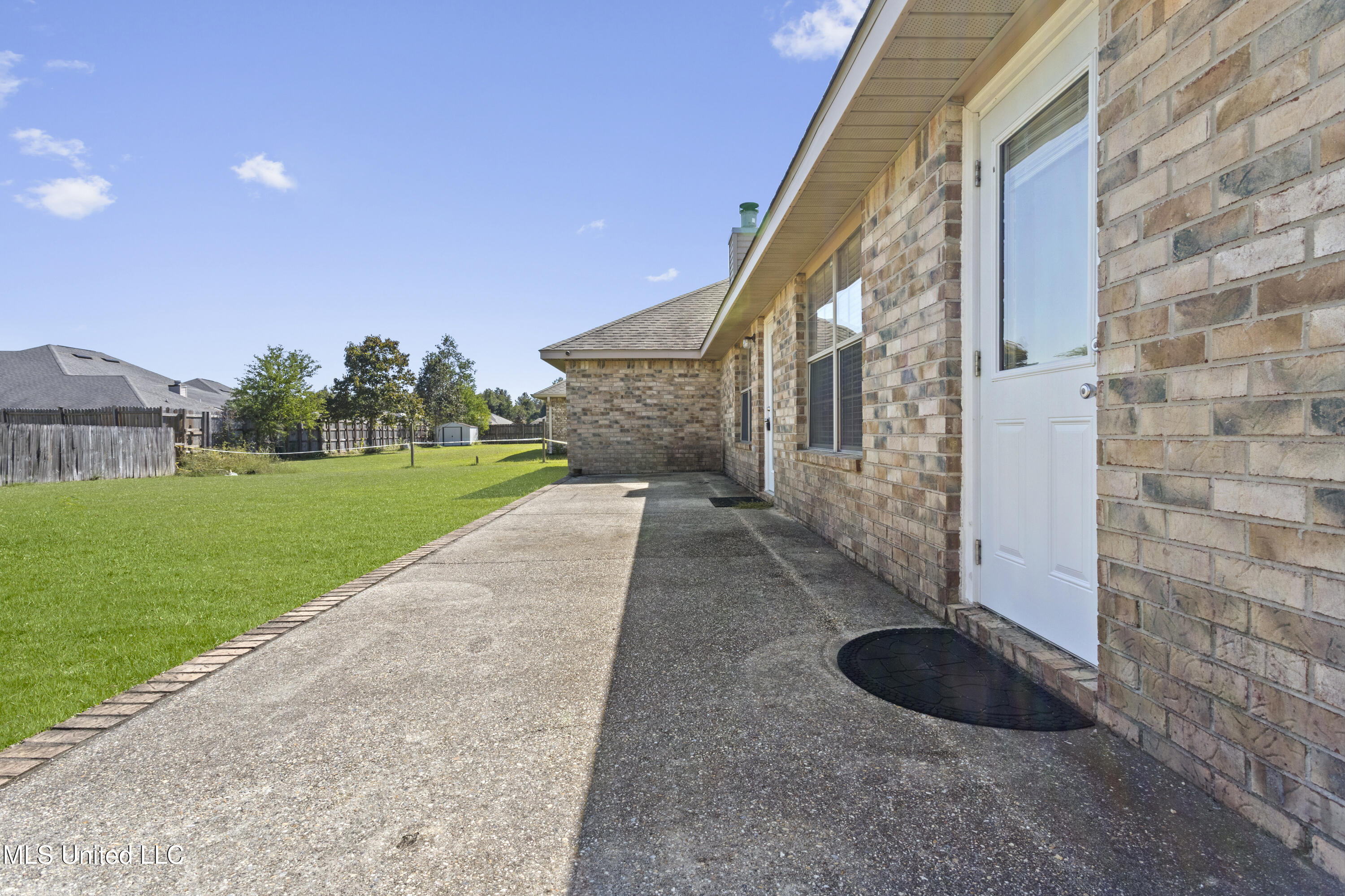11319 Camelot Estates Drive Property Photo 36