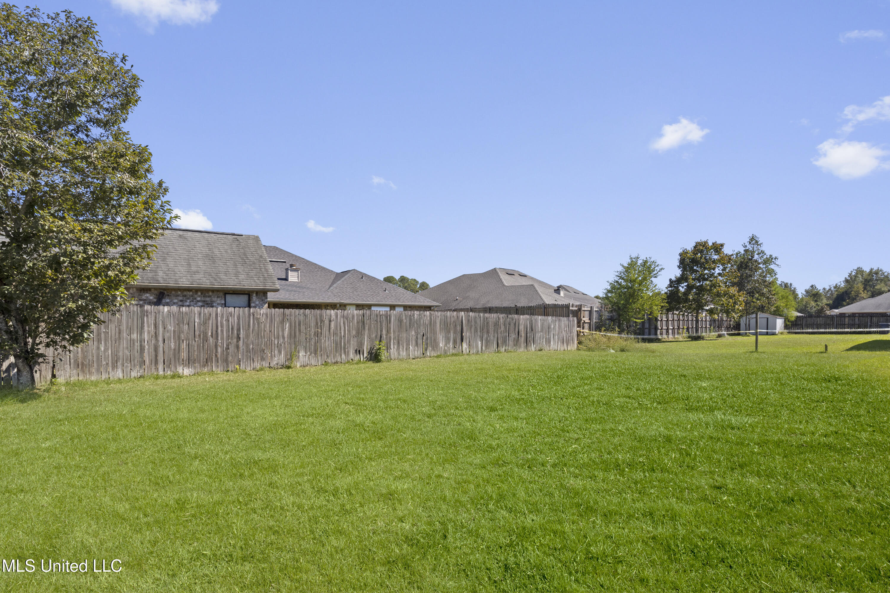 11319 Camelot Estates Drive Property Photo 39