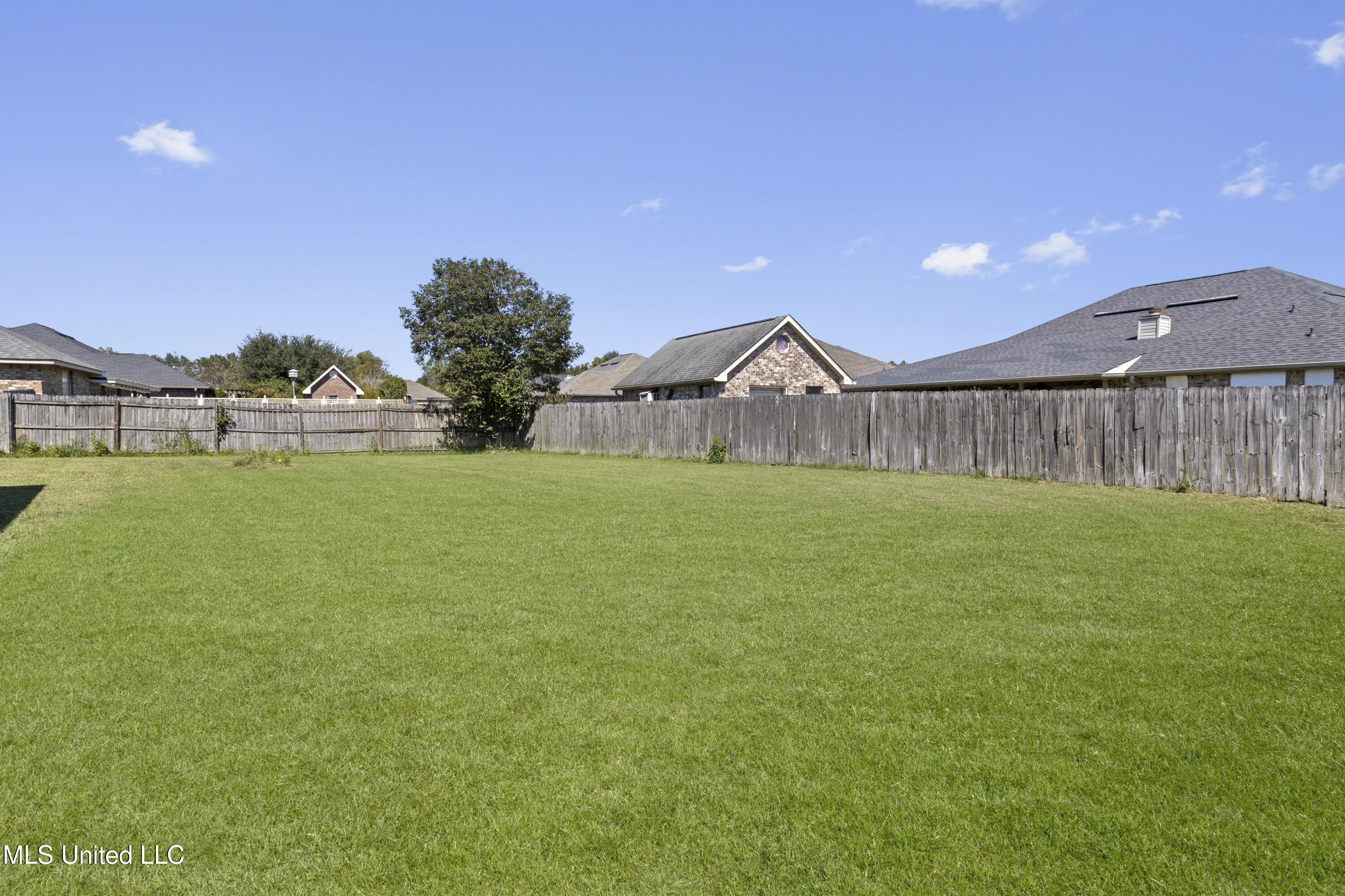 11319 Camelot Estates Drive Property Photo 40