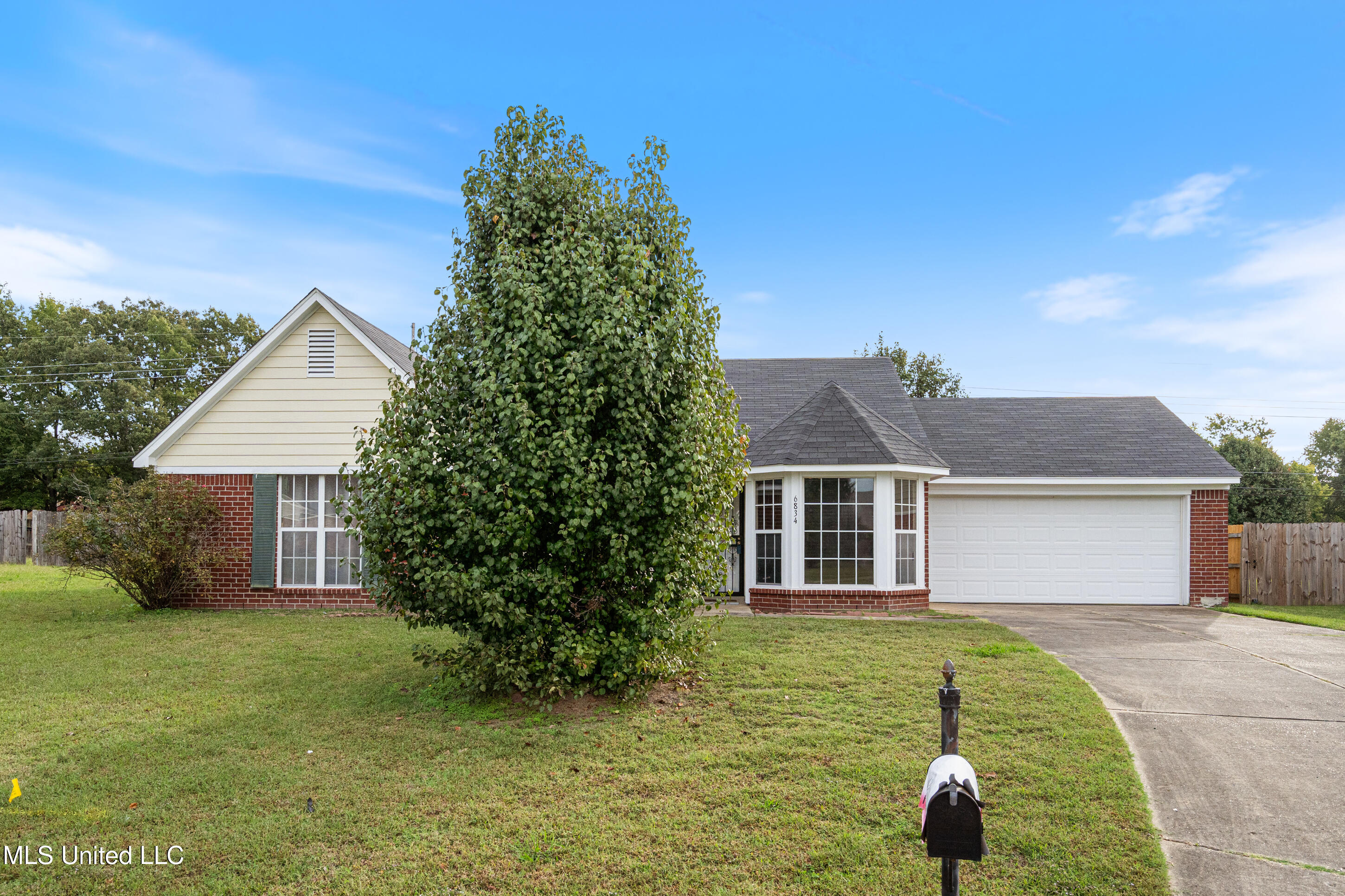 6834 Hunters Crossing Property Photo 13