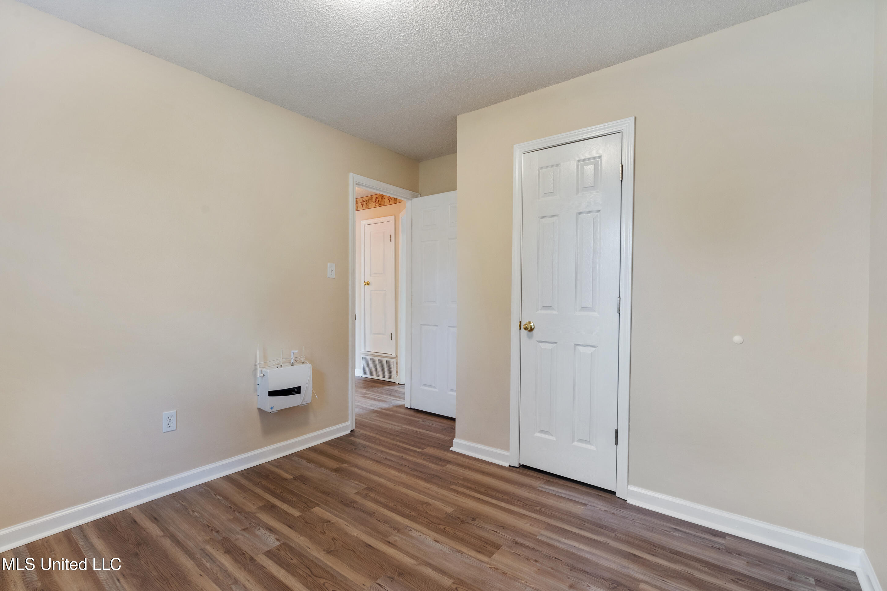 6834 Hunters Crossing Property Photo 21