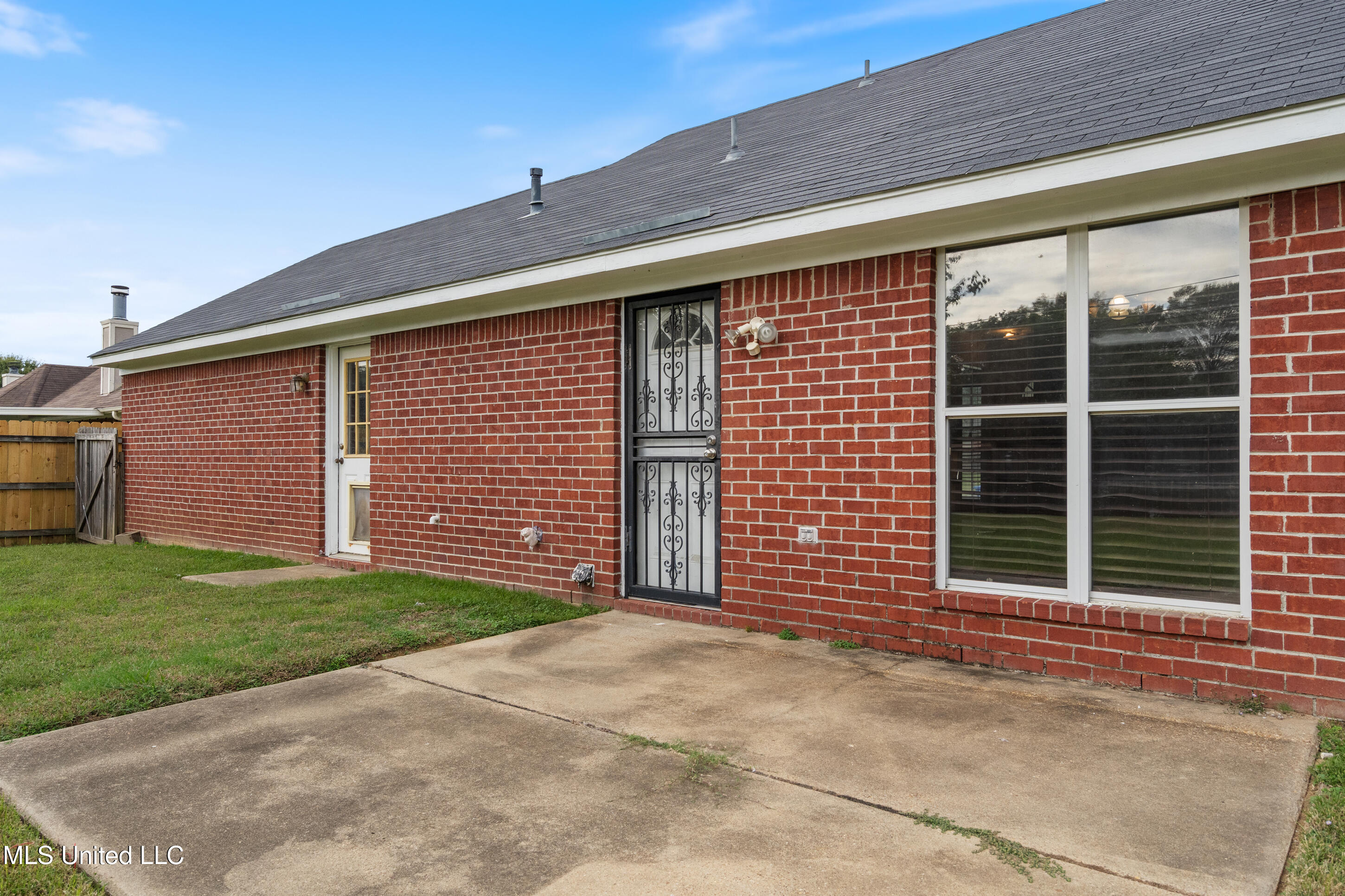 6834 Hunters Crossing Property Photo 22