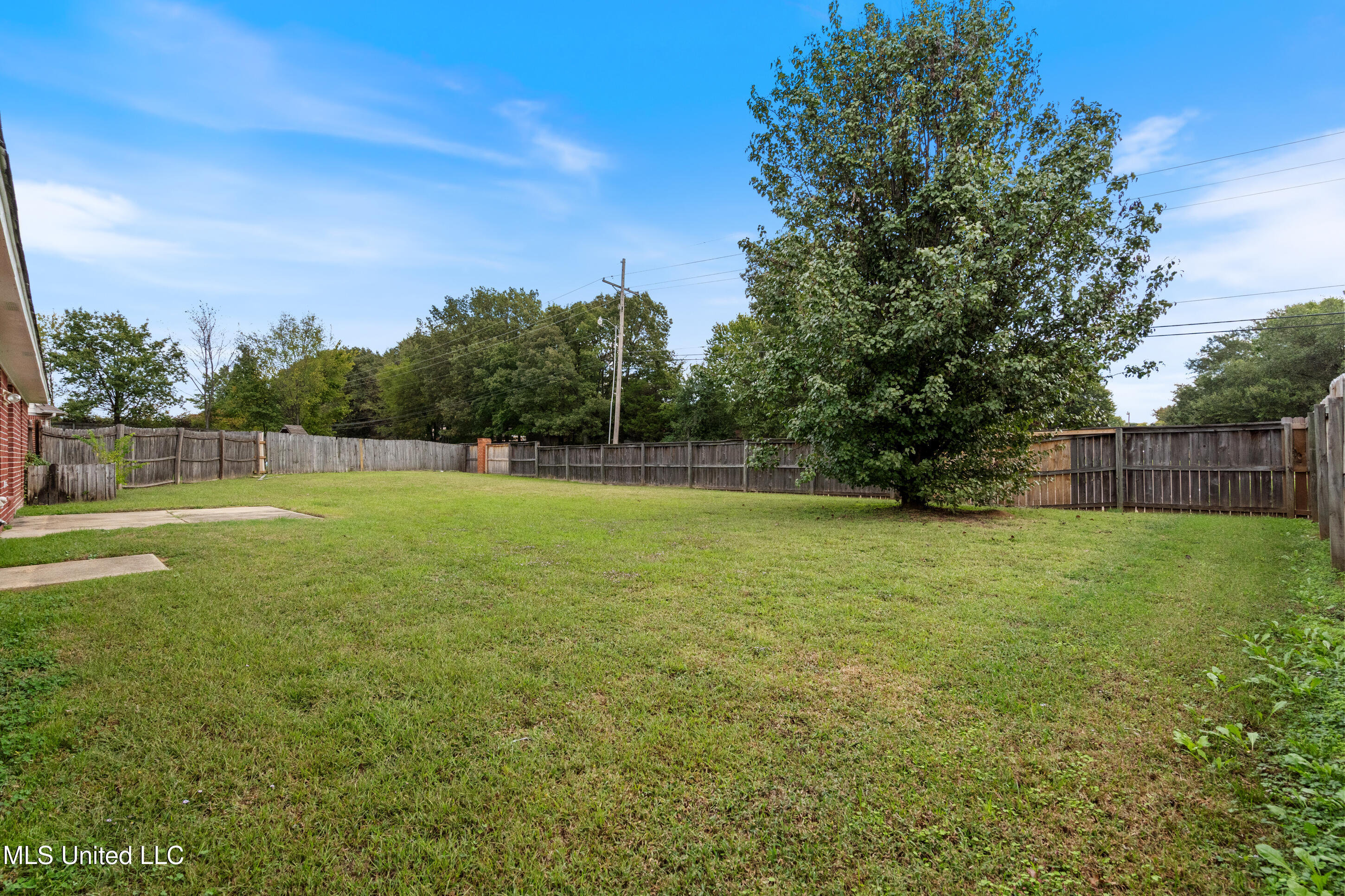 6834 Hunters Crossing Property Photo 25