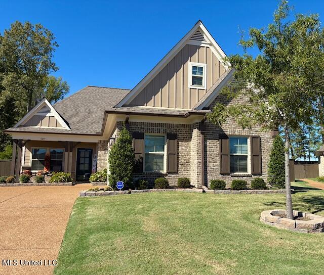 5277 N Montavale Property Photo 1