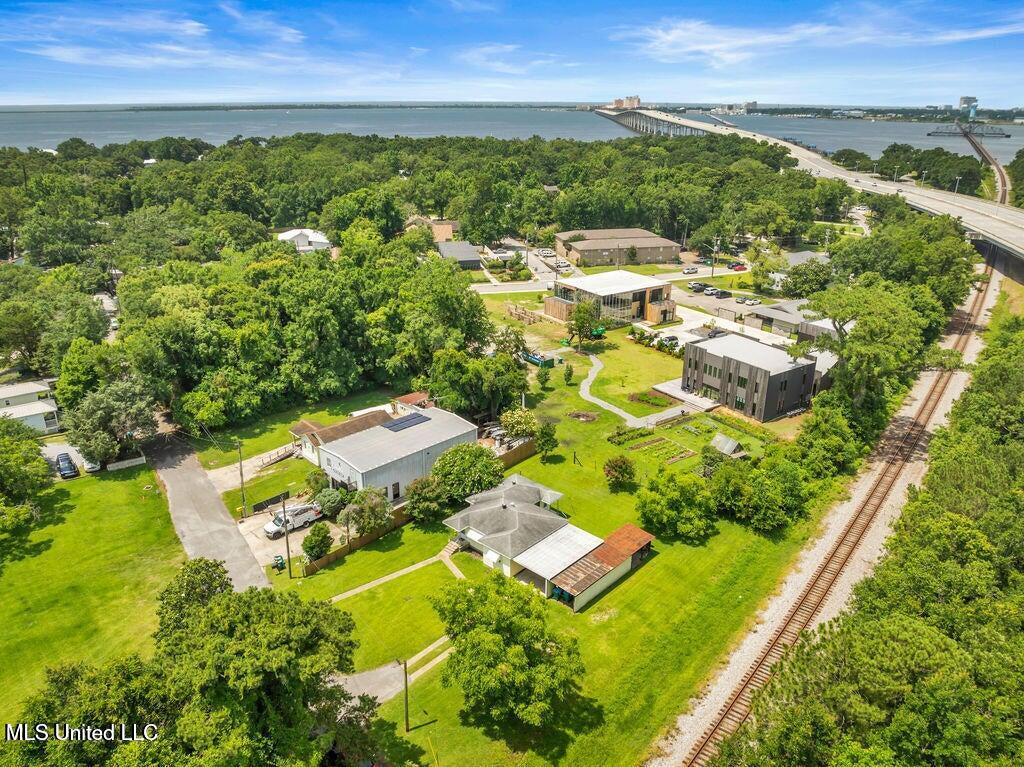 615 First Avenue Property Photo 1