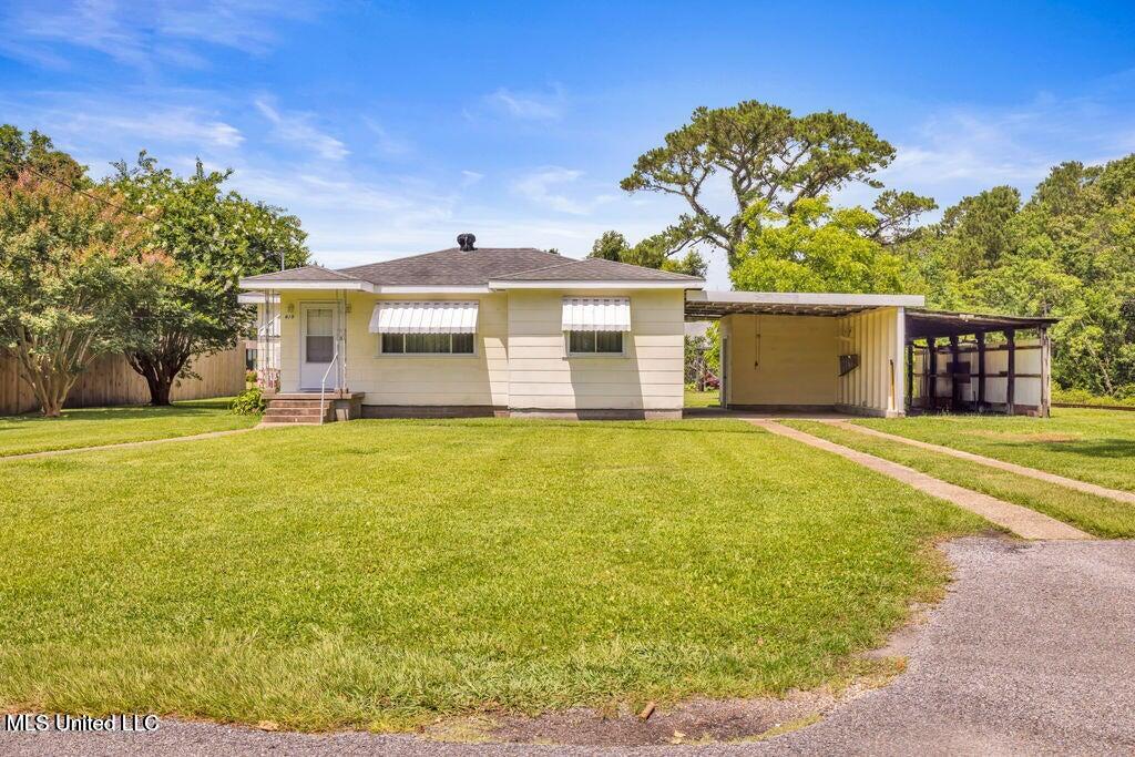 615 First Avenue Property Photo 2