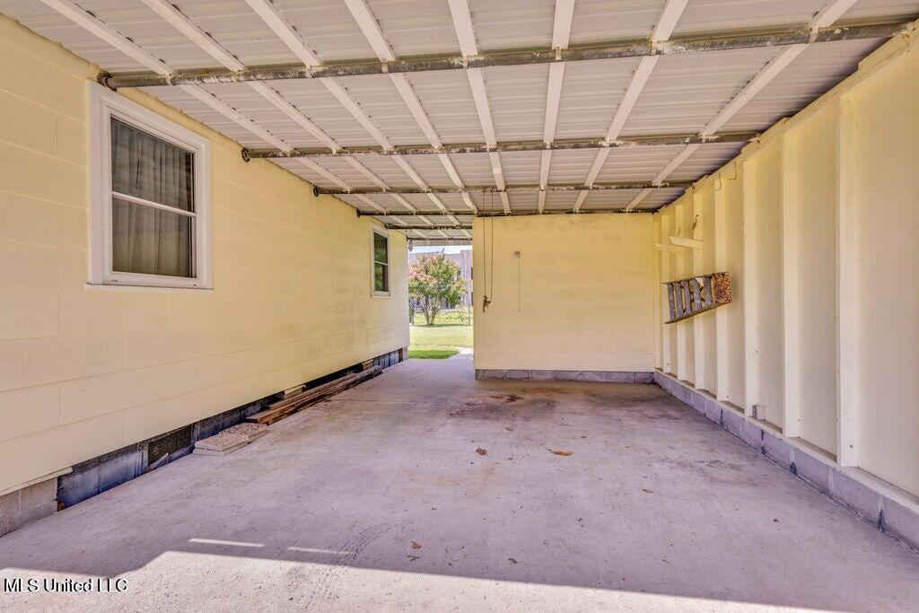 615 First Avenue Property Photo 4