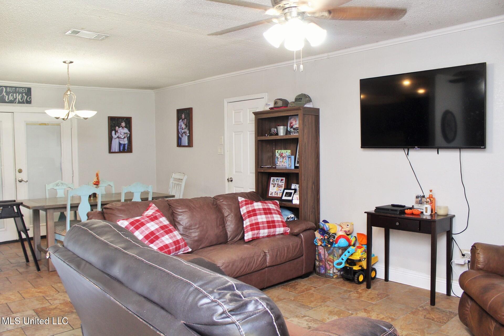 9808 Briarcliff Drive Property Photo 2