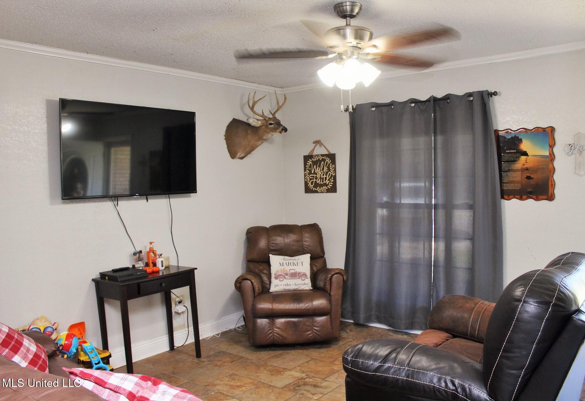 9808 Briarcliff Drive Property Photo 3