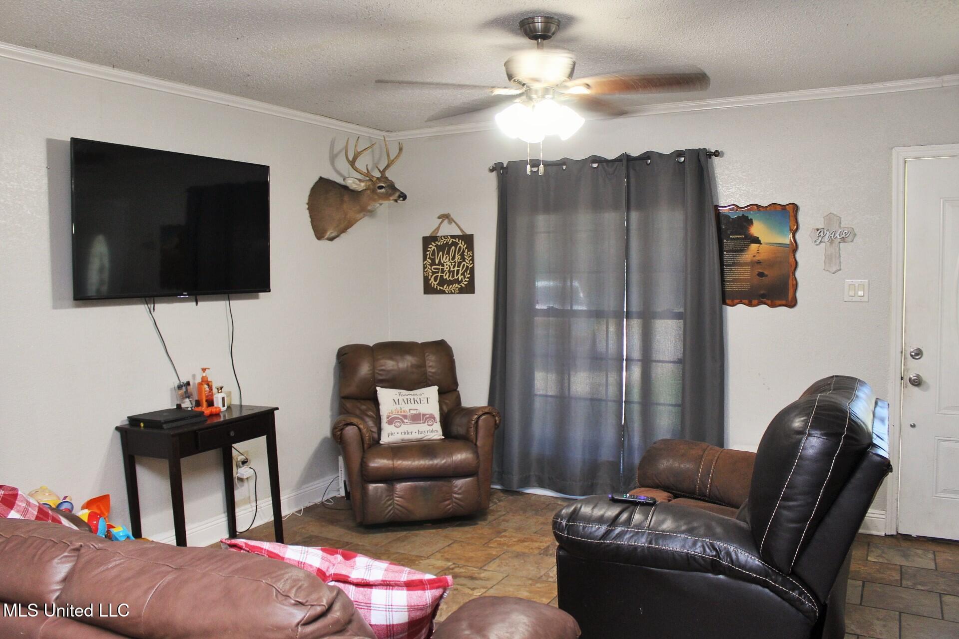 9808 Briarcliff Drive Property Photo 4