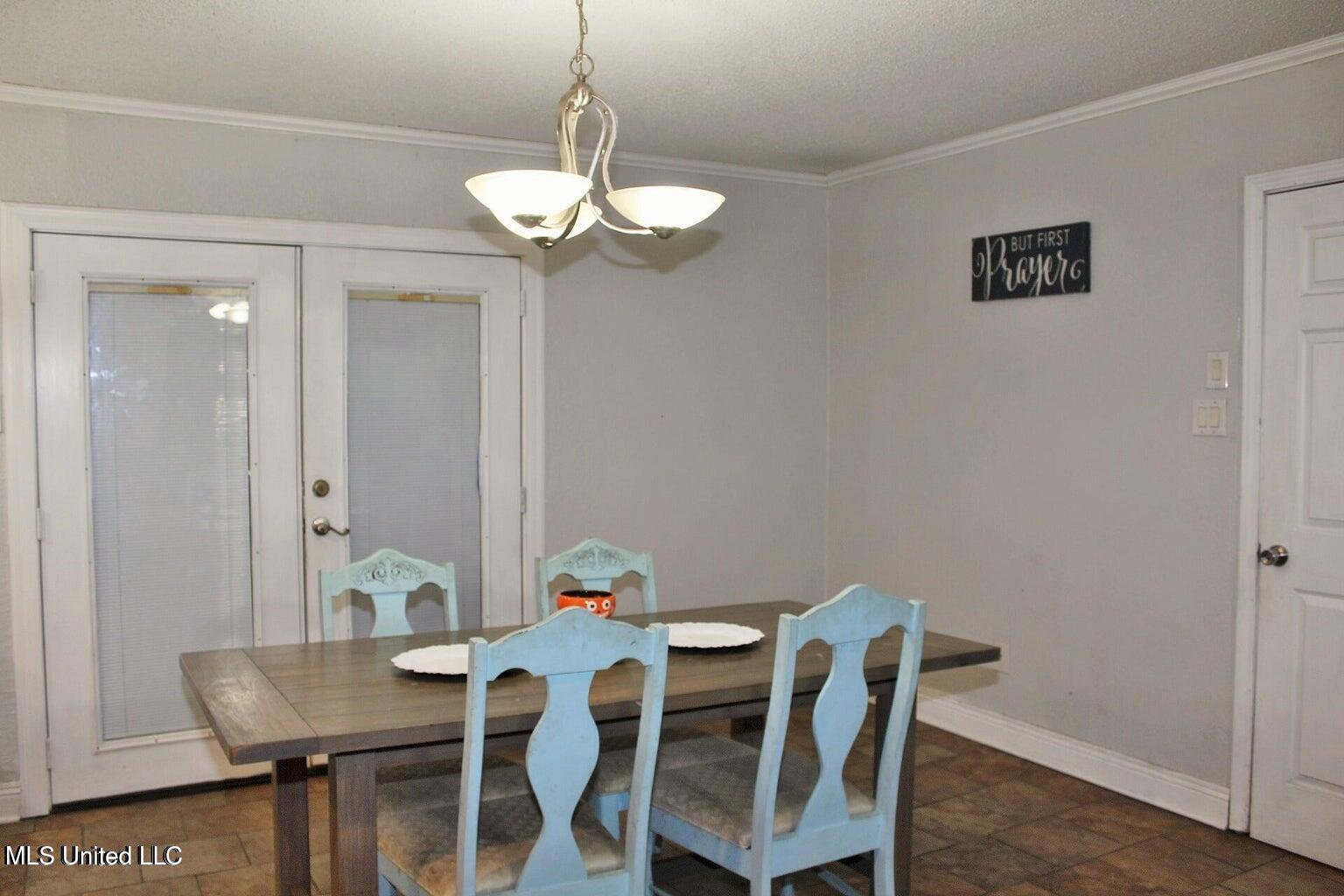 9808 Briarcliff Drive Property Photo 9