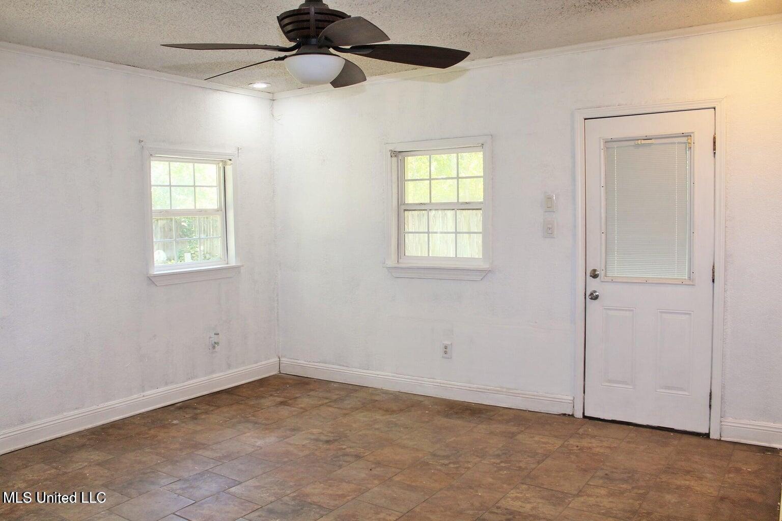 9808 Briarcliff Drive Property Photo 16