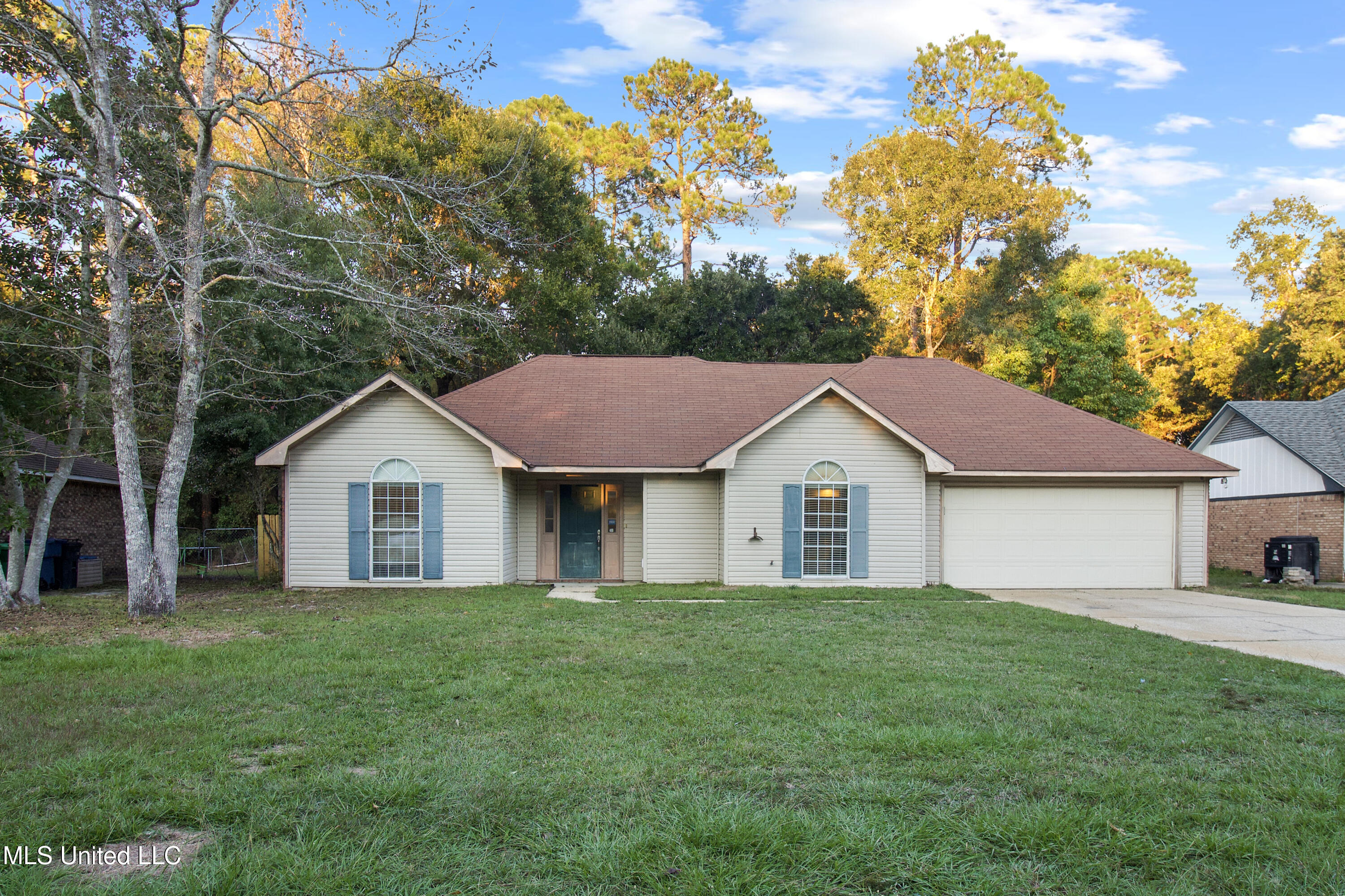 7020 Red Bud Lane Property Photo 5
