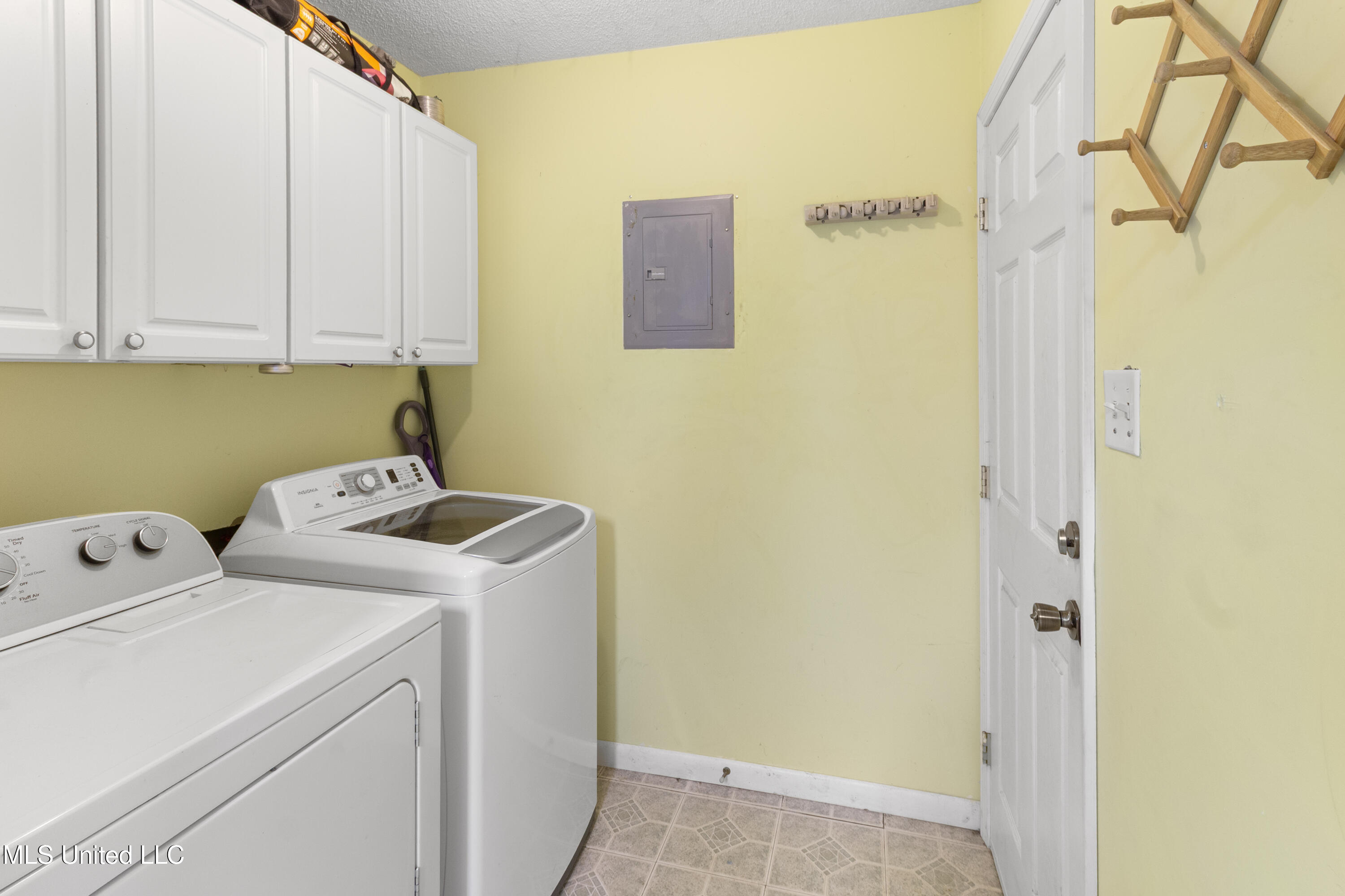 7020 Red Bud Lane Property Photo 10