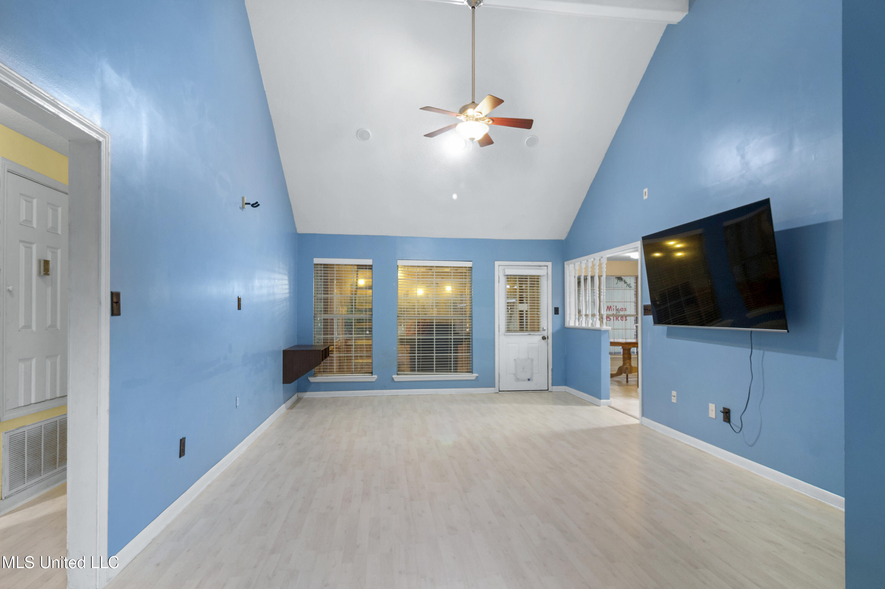7020 Red Bud Lane Property Photo 11