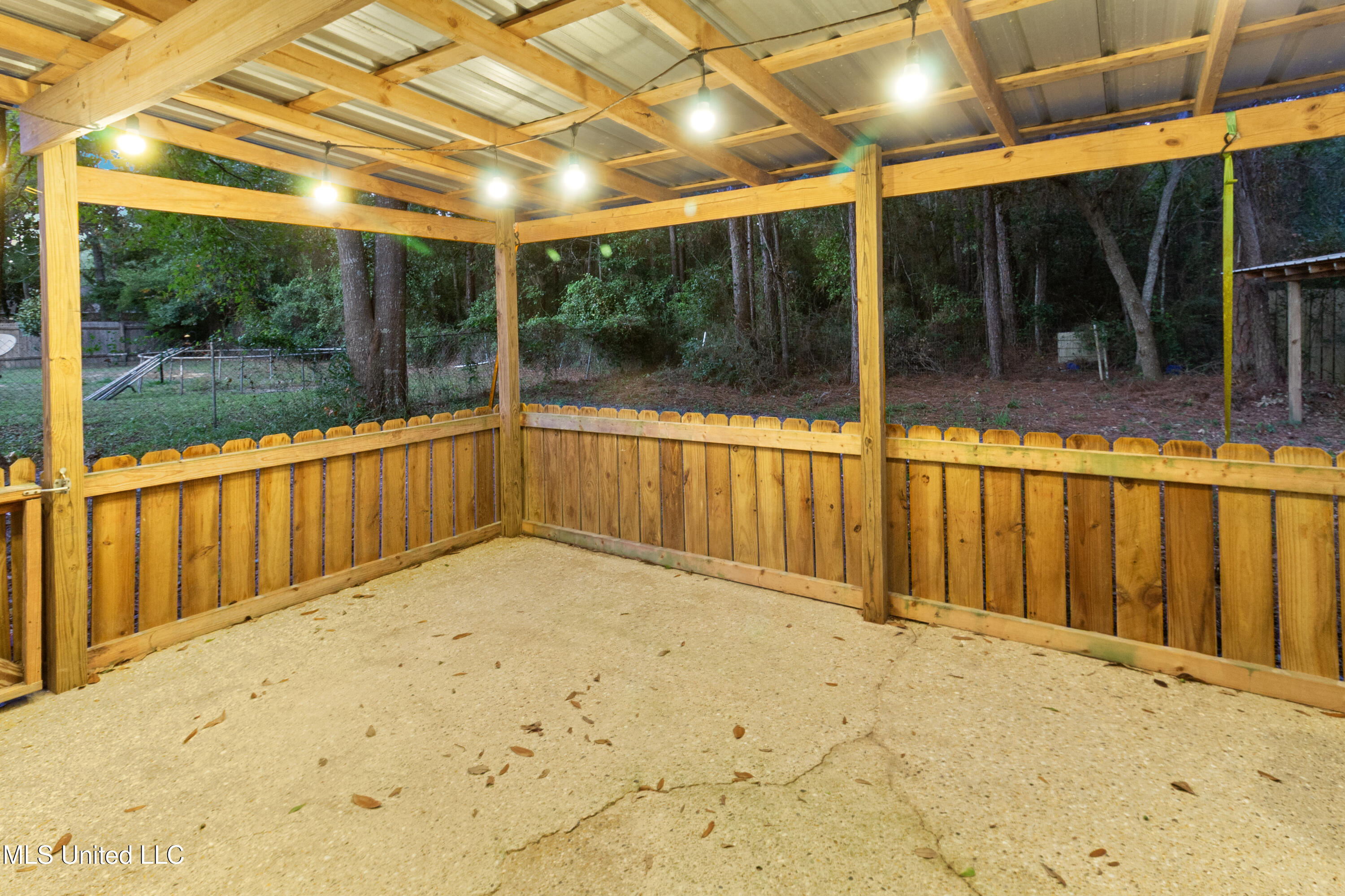 7020 Red Bud Lane Property Photo 25