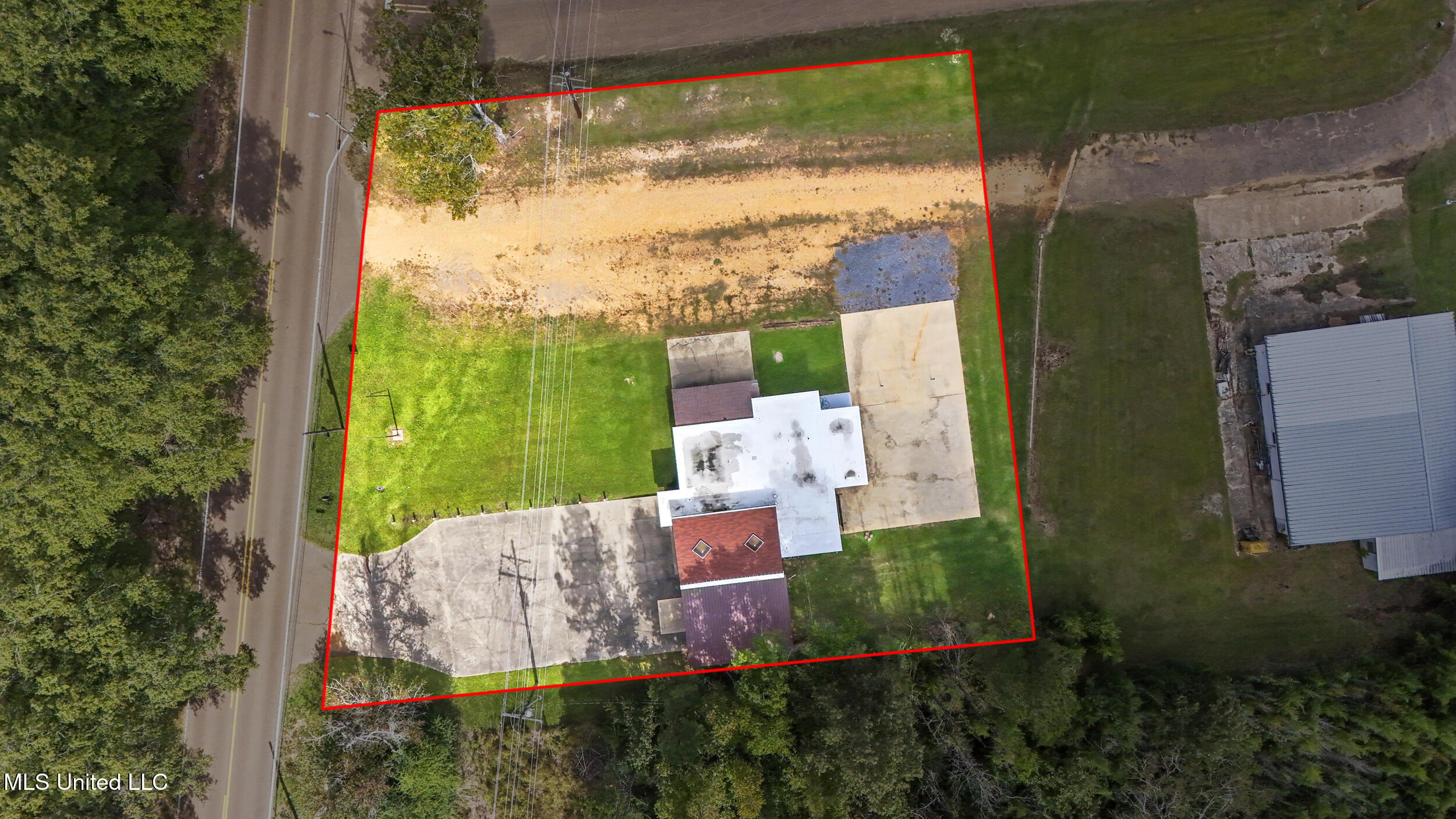 1350 N Clark Avenue Property Photo 6