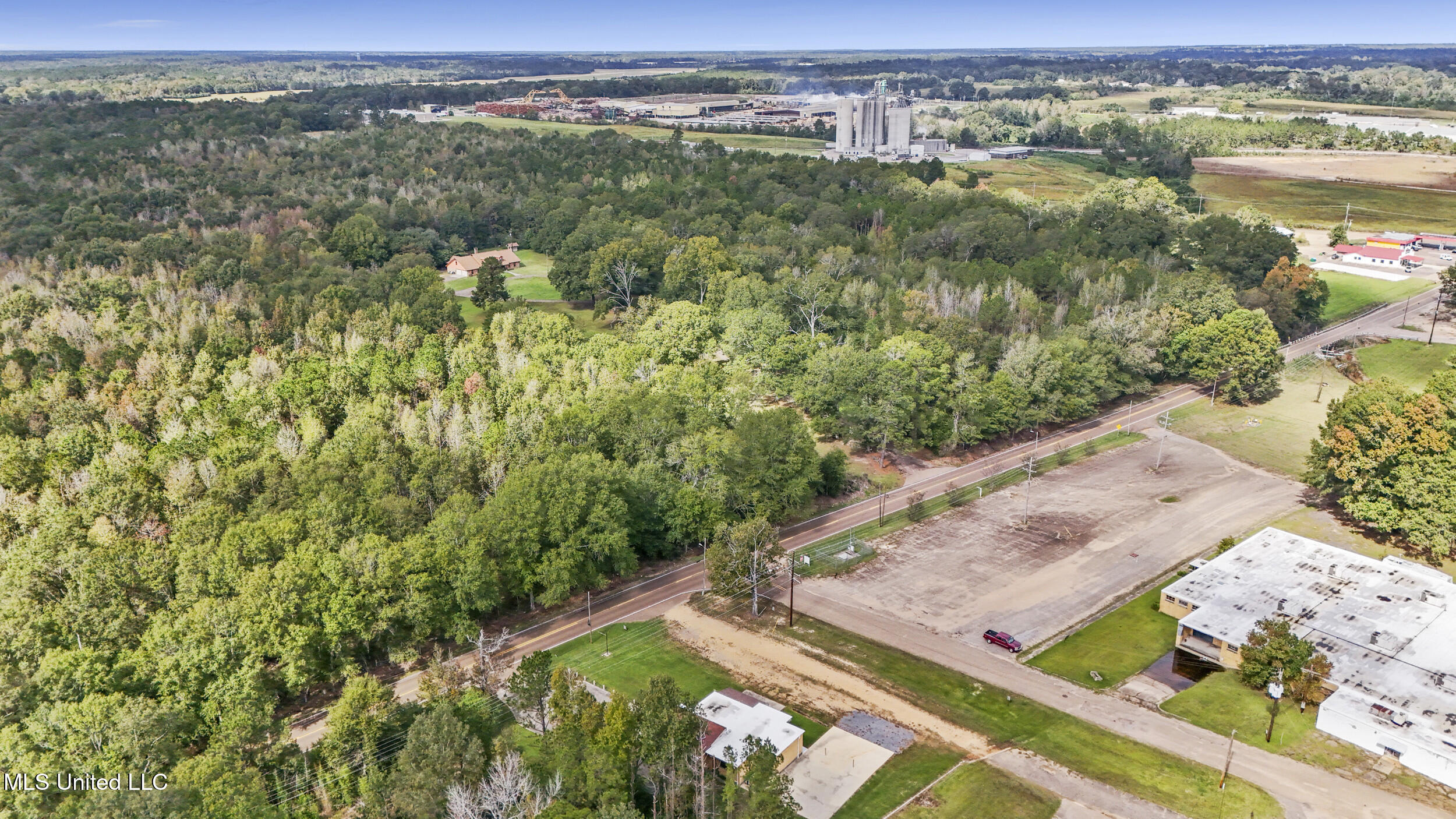 1350 N Clark Avenue Property Photo 9