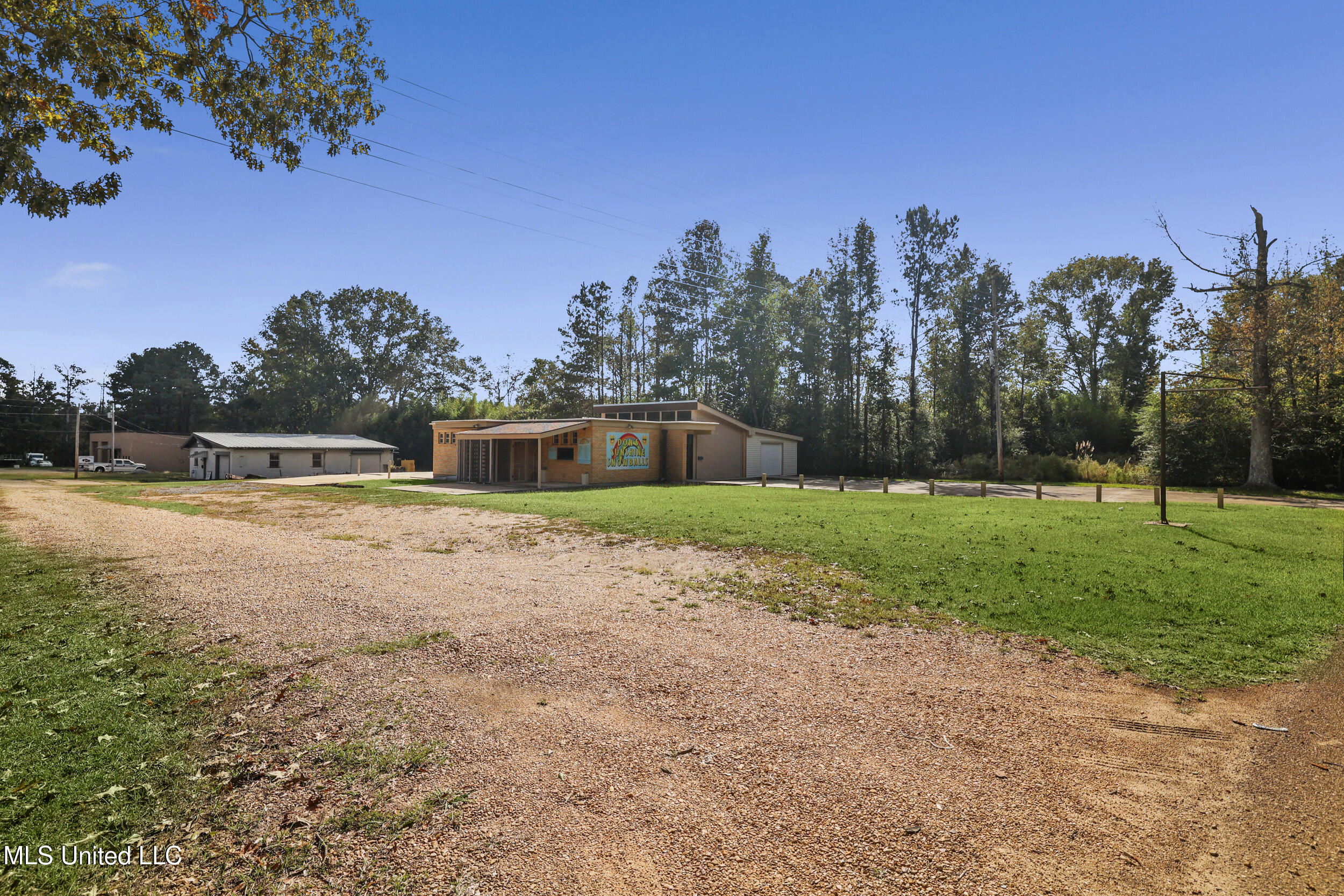 1350 N Clark Avenue Property Photo 13