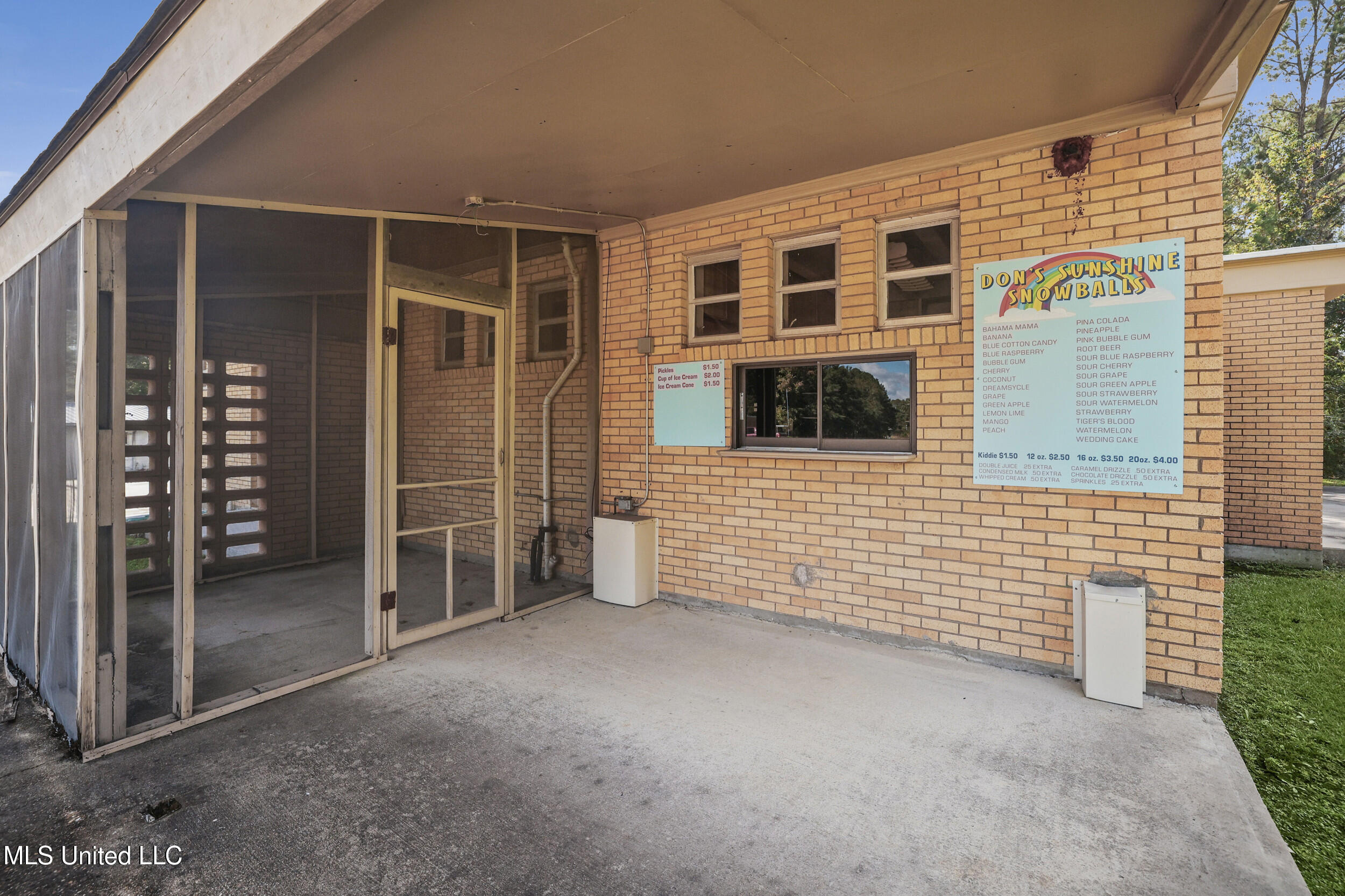 1350 N Clark Avenue Property Photo 16