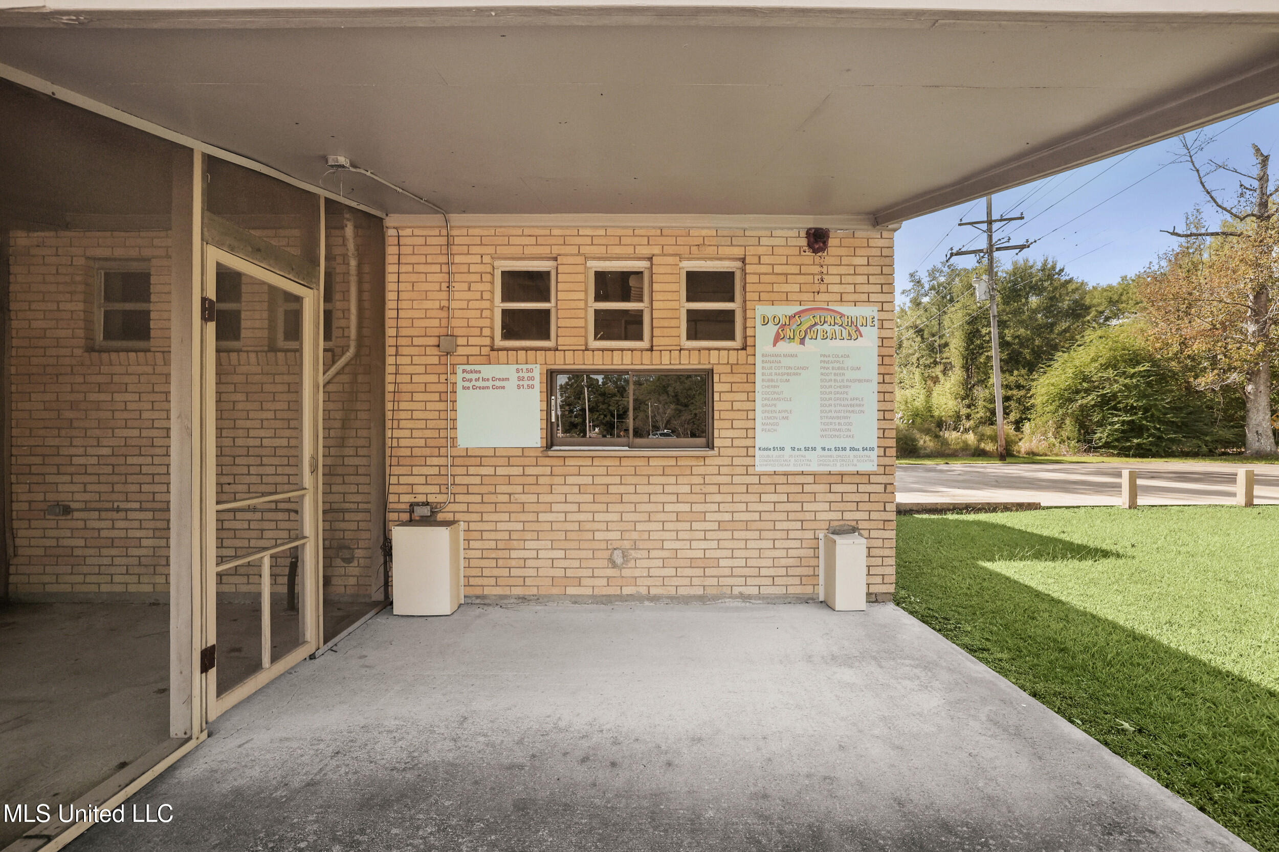 1350 N Clark Avenue Property Photo 17