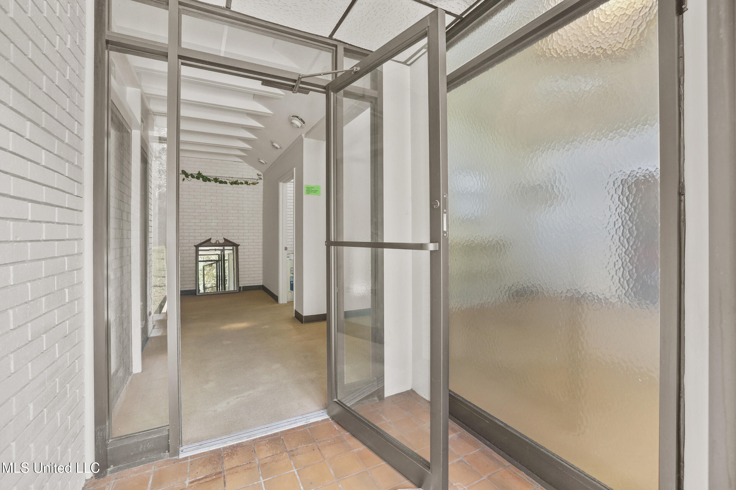 1350 N Clark Avenue Property Photo 20